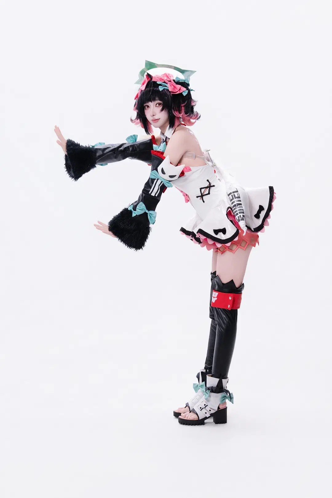 【南宫羽cos】绝区零白棚动作参考记录 - 黑爱势力登场 - 第9张