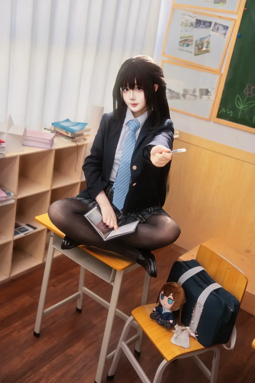 コスプレ, エルフ耳コスプレ, 黒タイツJK, 教室, ハーツ オブ アイアン IV