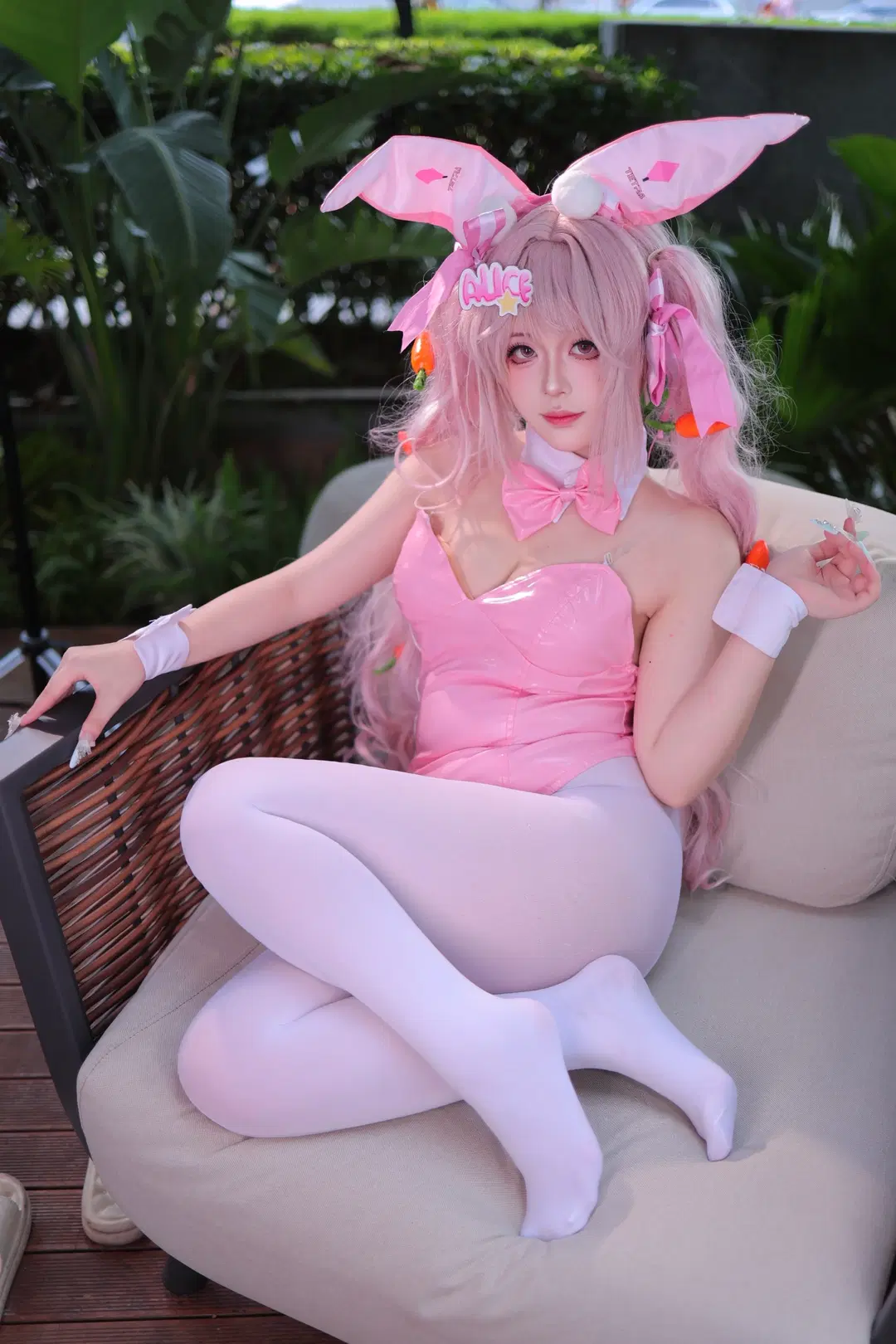 【爱丽丝cos】NIKKE胜利女神 粉色兔女郎的户外光影日记 - 晓歪xyyy - 第3张