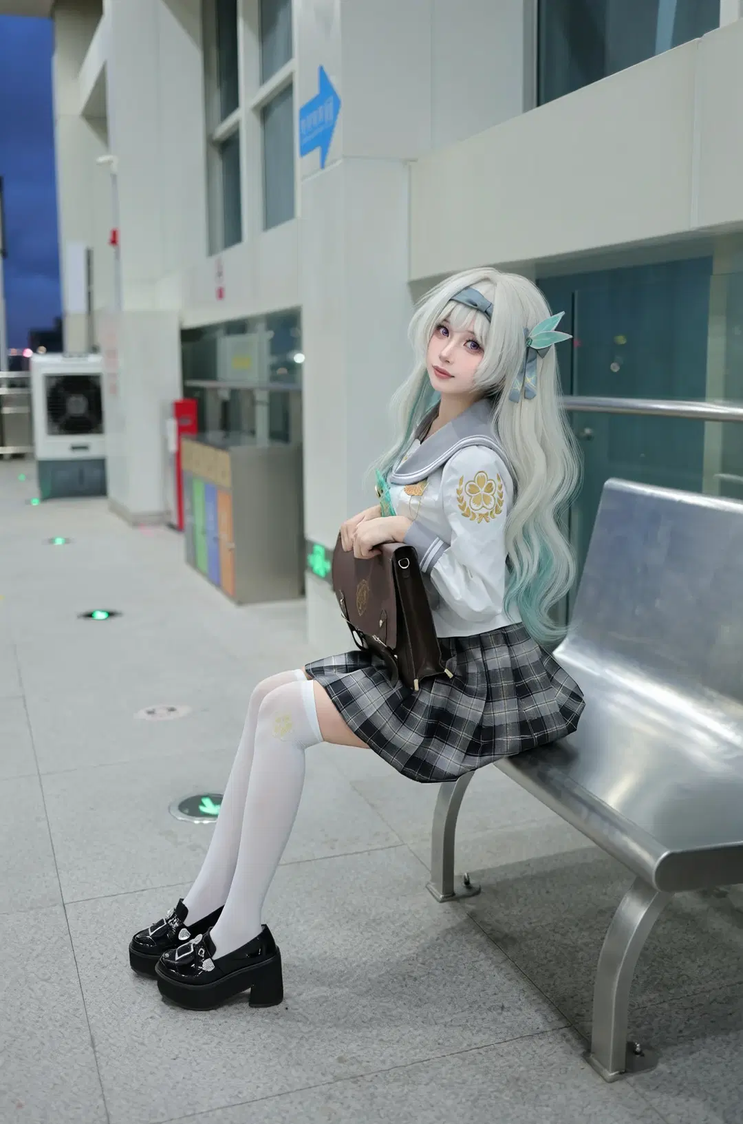 【流萤cos】星穹铁道春日手信，与流萤共乘地铁 - 晓歪xyyy - 第2张