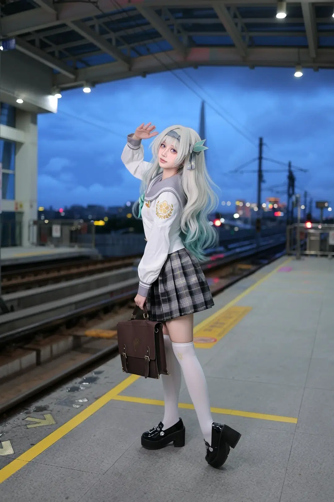 【流萤cos】星穹铁道春日手信，与流萤共乘地铁 - 晓歪xyyy - 第3张