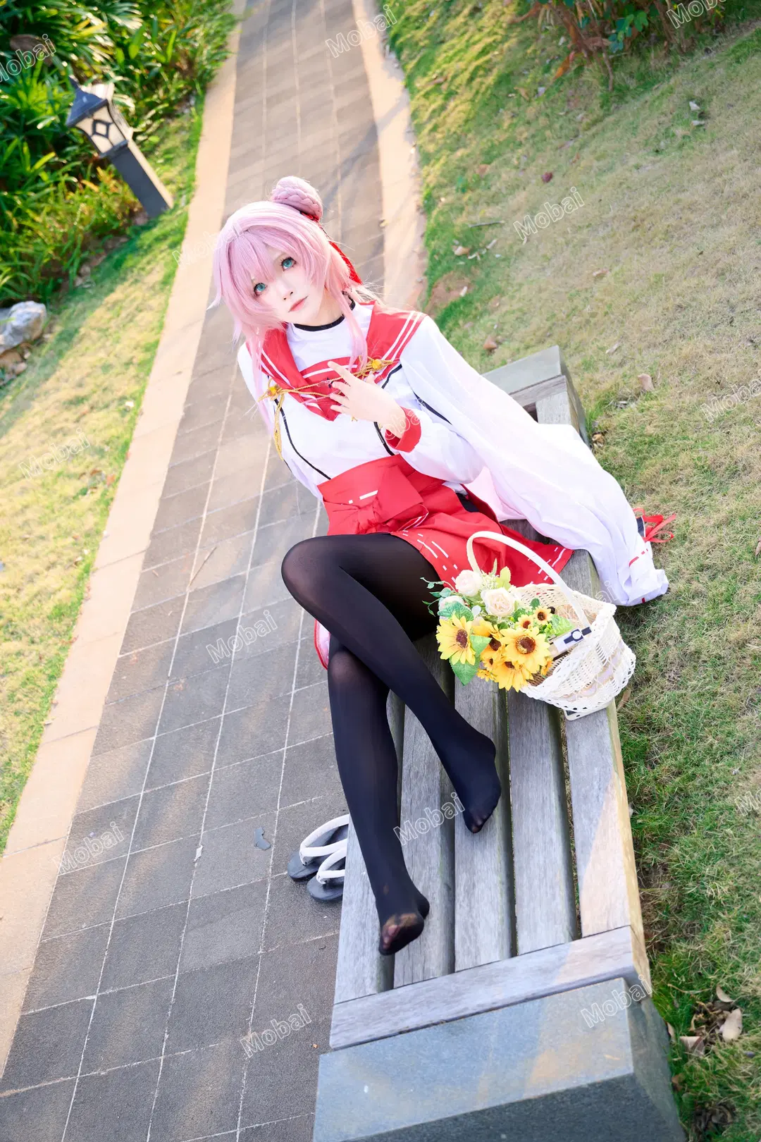 【水羽三森cos】蔚藍檔案裡的溫柔心動，黑絲與紅裙的絕佳搭配 - Mobai哒哒哒 - 第3張