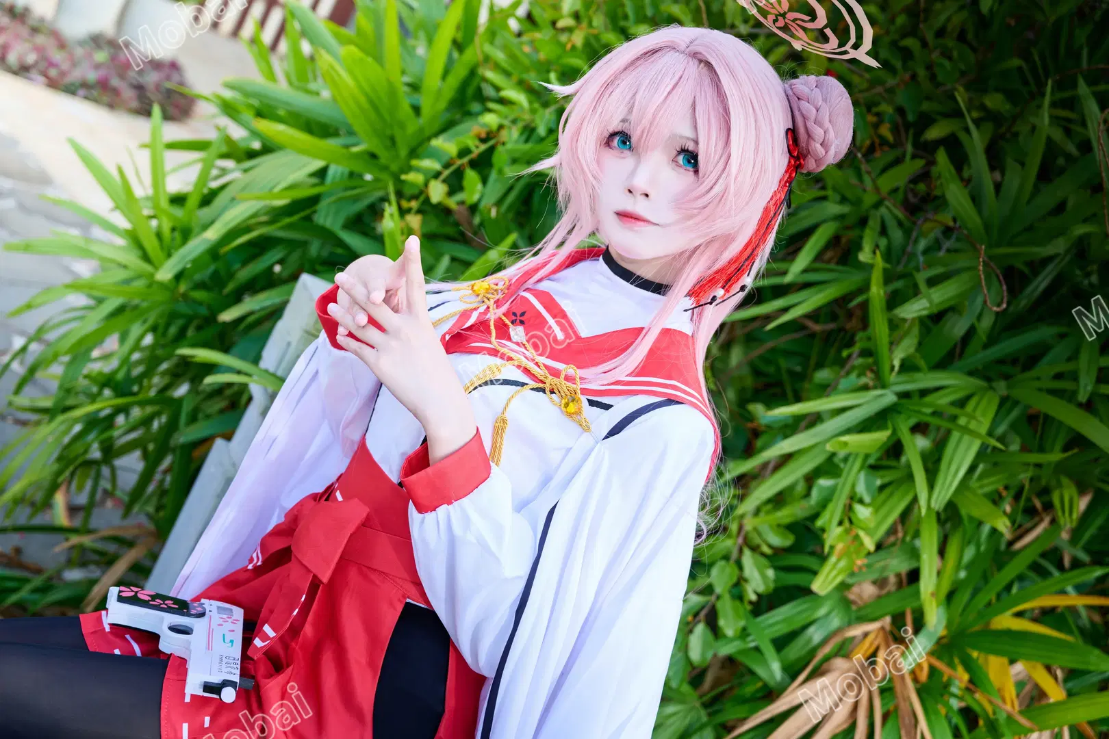 【水羽三森cos】蔚藍檔案裡的溫柔心動，黑絲與紅裙的絕佳搭配 - Mobai哒哒哒 - 第7張