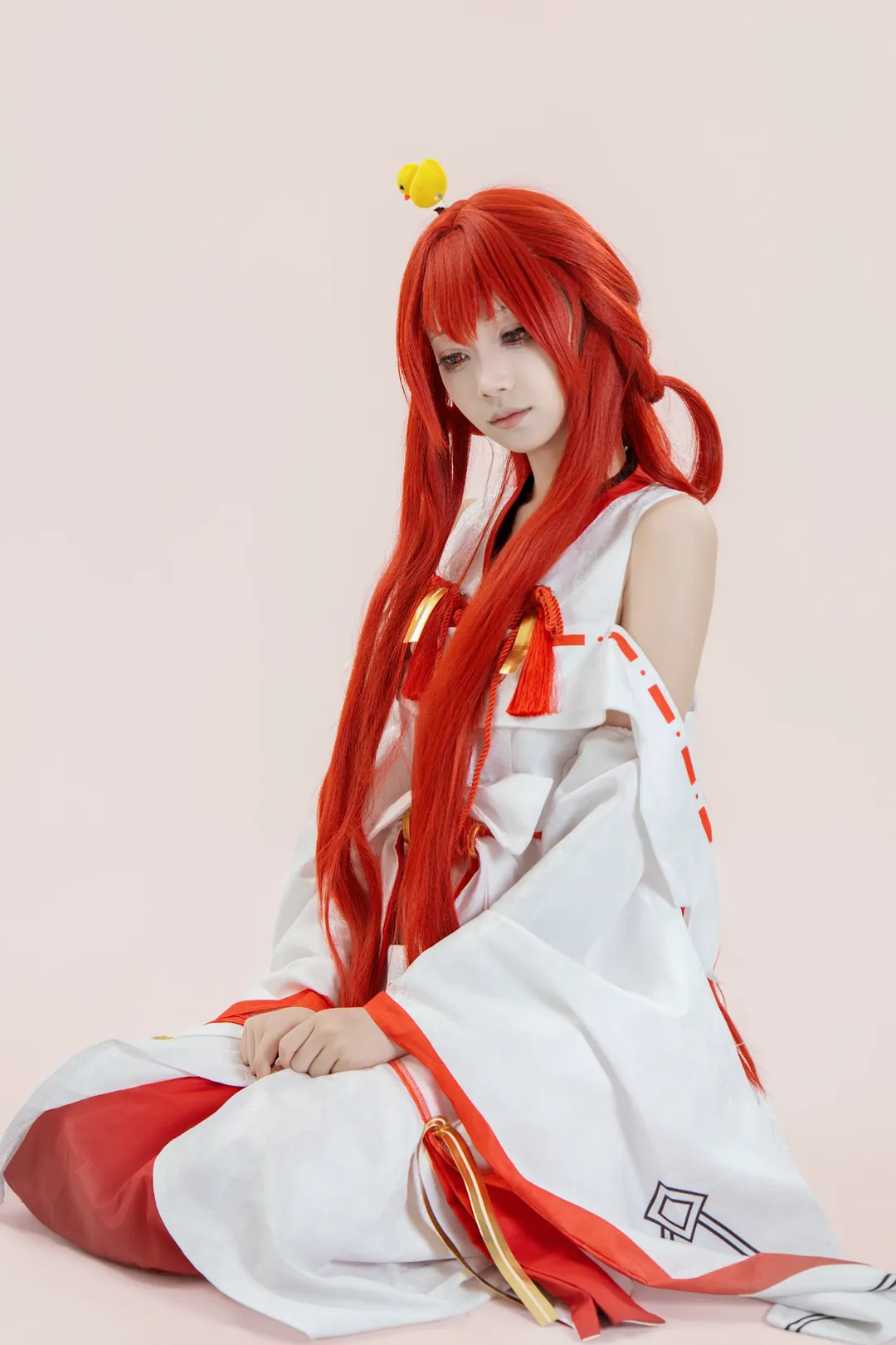龙族, 二次元cosplay, 上杉绘梨衣cos, 巫女服, 红色假发 - 第3张