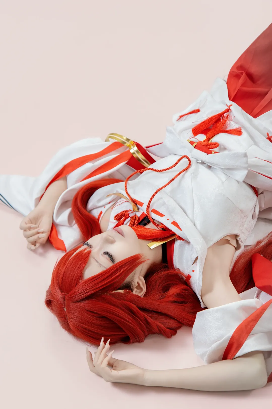 龙族, 二次元cosplay, 上杉绘梨衣cos, 巫女服, 红色假发 - 第4张