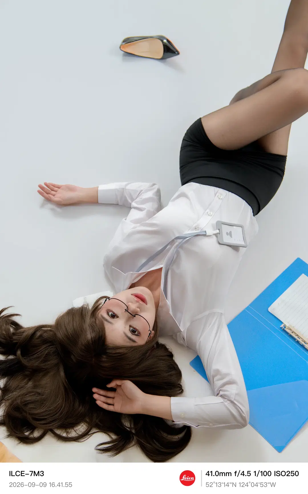 Exhausted Collapse of an Office Lady Onee-san in a White Studio by 稚嫩的魔法师（求互关） - Image 2