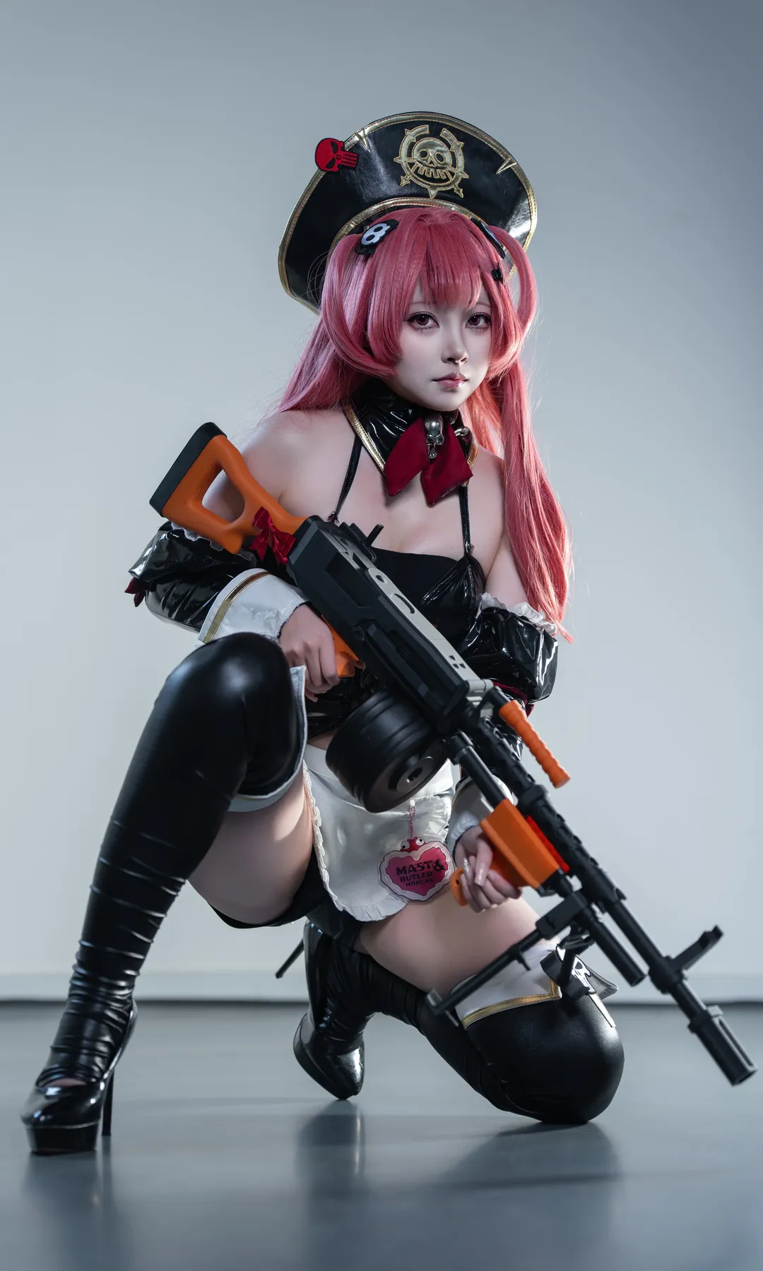 二次元cosplay, 马斯特cos, 胜利女神 nikke, 海盗女仆, 黑色长靴丝袜 - 第1张