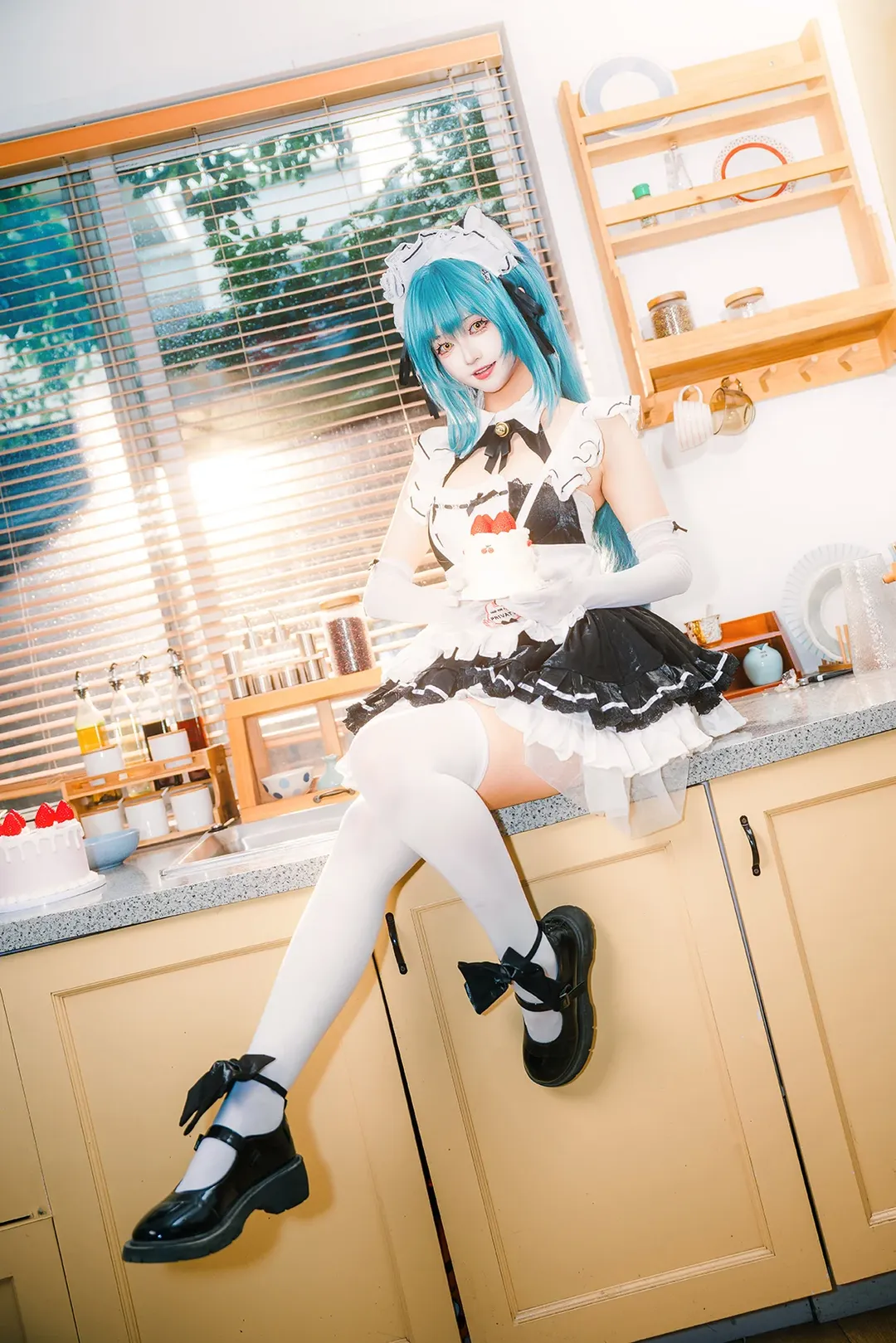 女仆装, 普丽瓦蒂cos, nikke, 白丝长筒袜, 二次元老婆