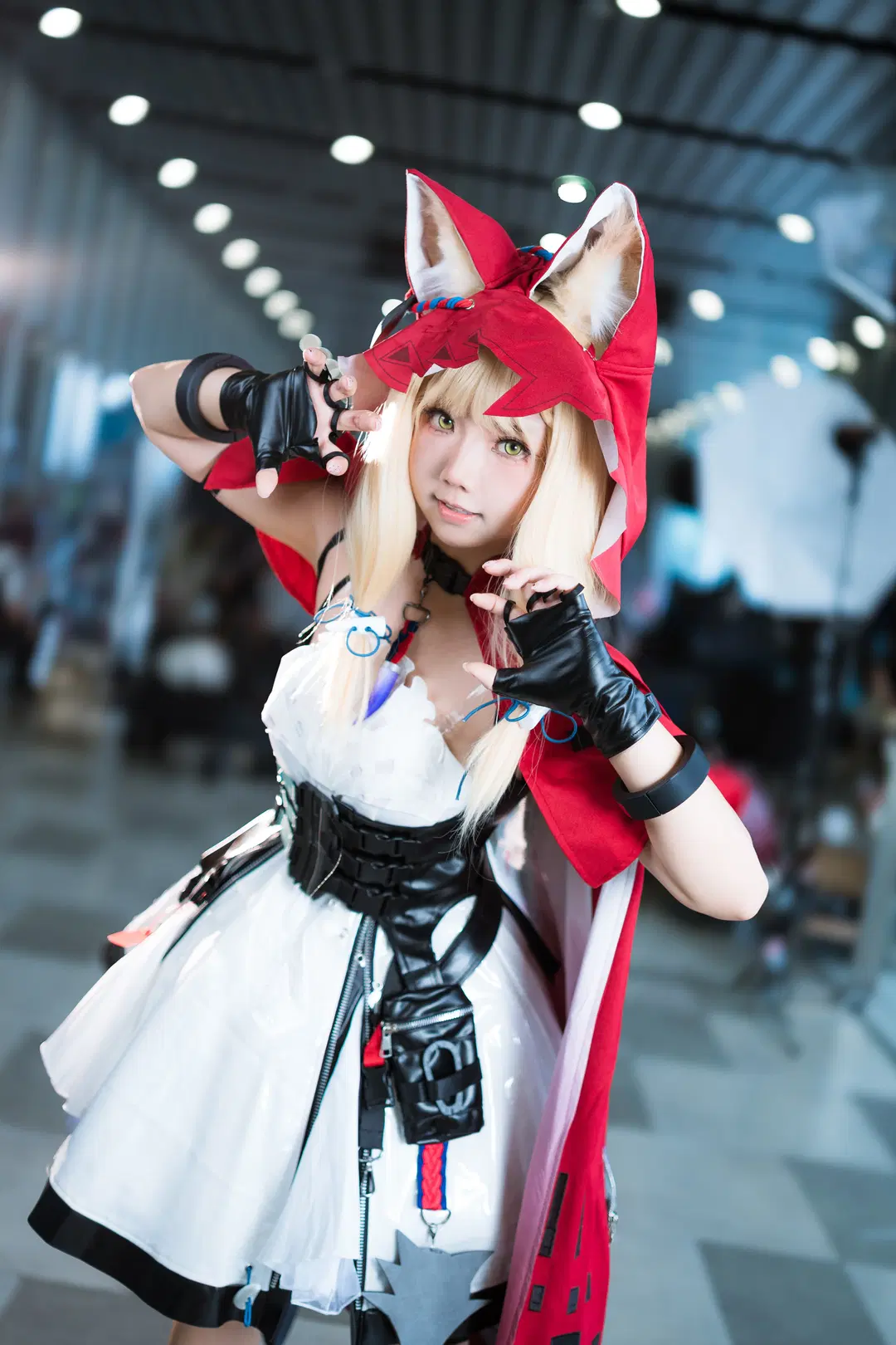 [Rossi cosplay] Crimson Cape and Fluffy Tail: Convention Photos from Foshan CPG08 by 寒蝉-文晋 - Image 3
