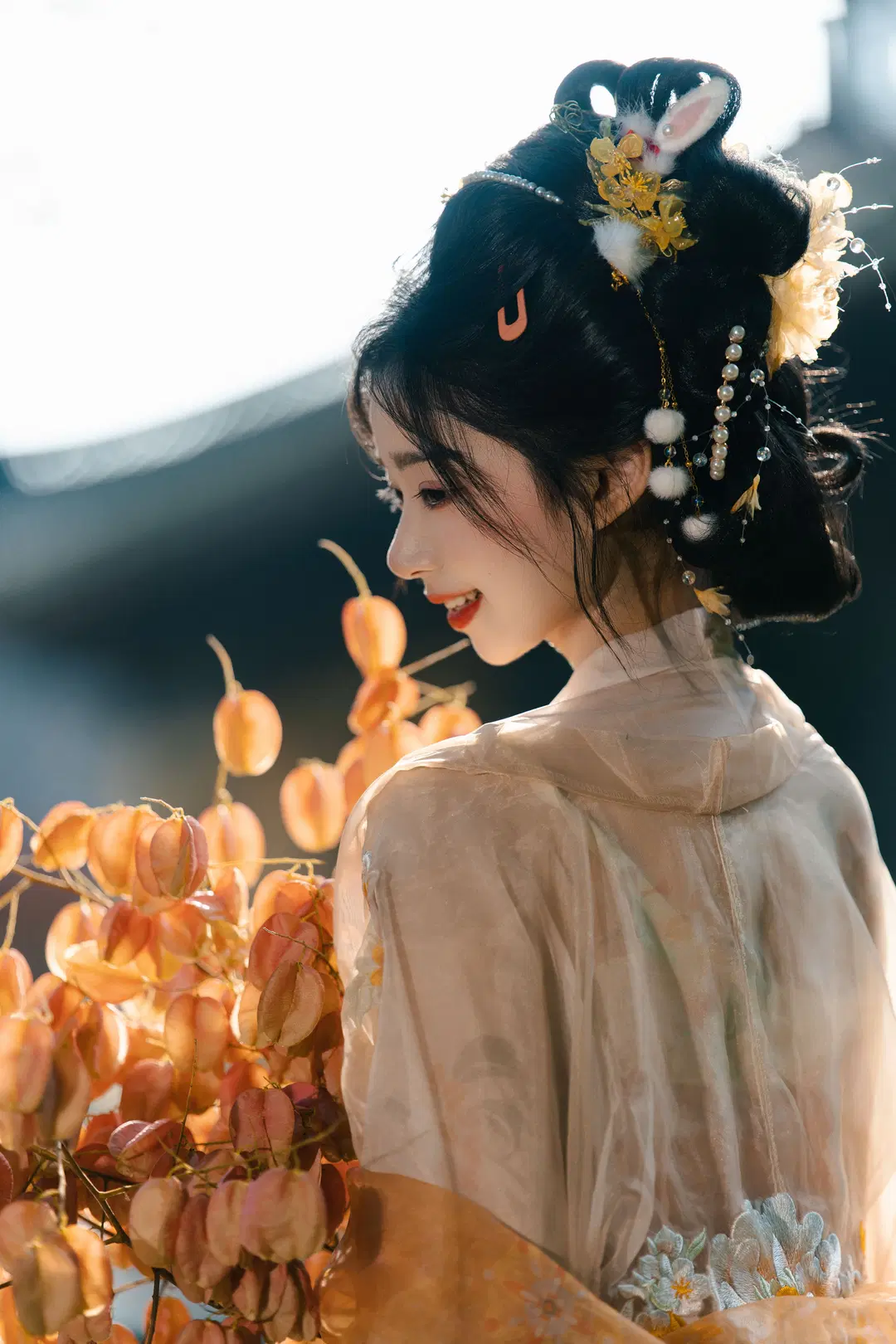 Ancient style photoshoot: The Ethereal Beauty Under the Yellow Wall and Moon Gate by 衾曦 - Image 13