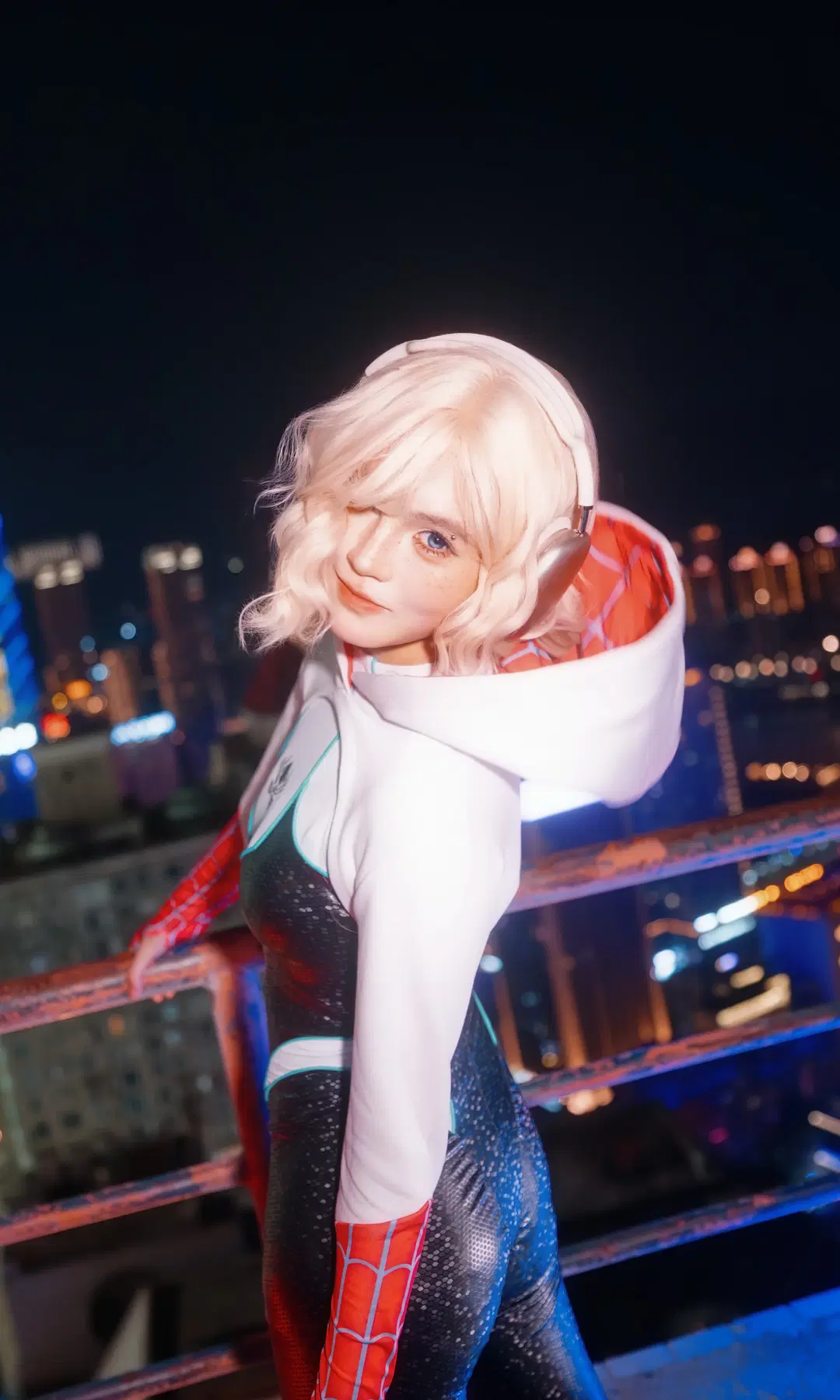 【格温cos】蜘蛛侠格温天台夜景，索尼相机下的光影记录 - 胡胡胡先生📷 - 第2张