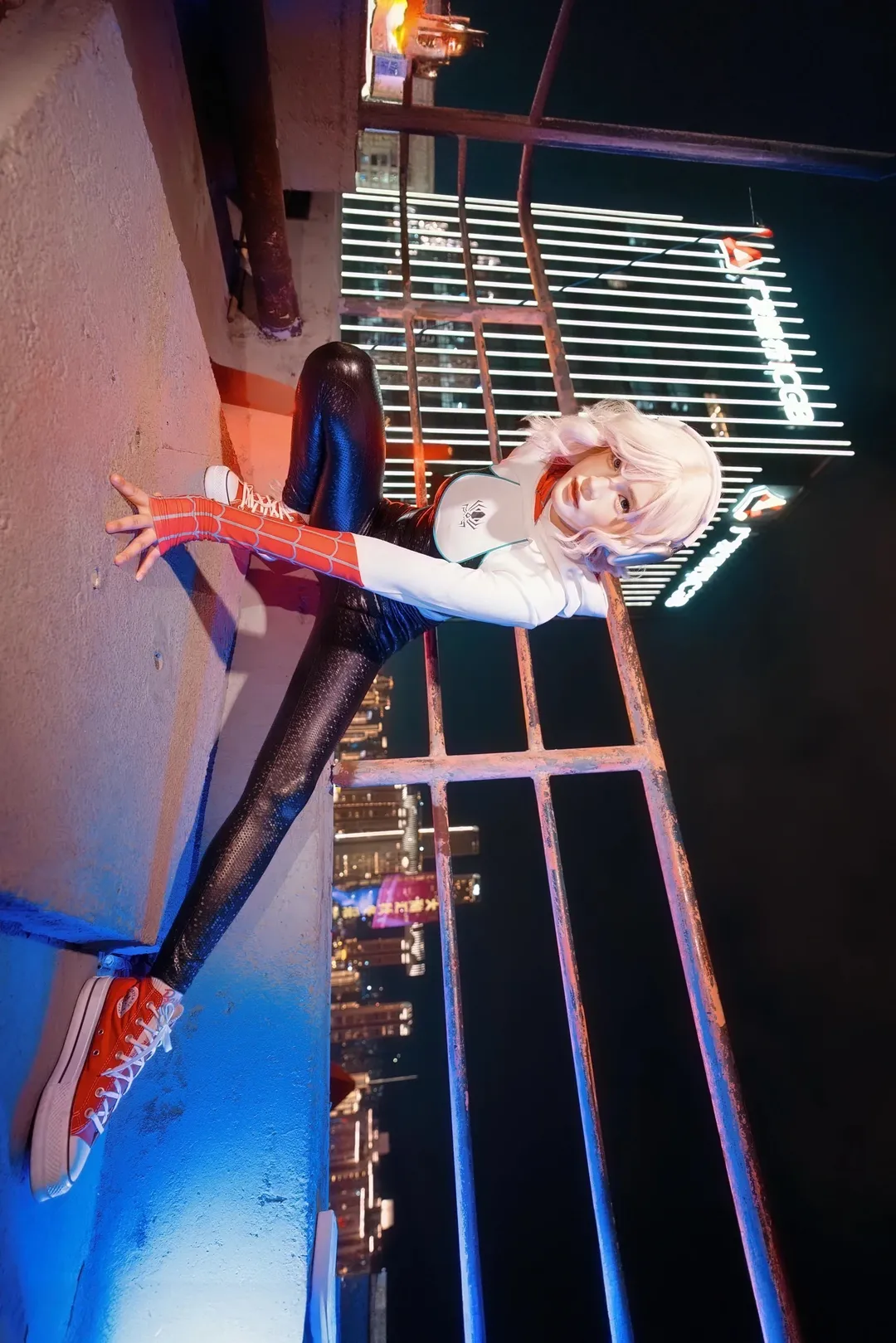 屋上撮影, スパイダーマンコスプレ, スパイダーマン：ブランド・ニュー・デイ, 重慶夜景コスプレ, 黒レギンス