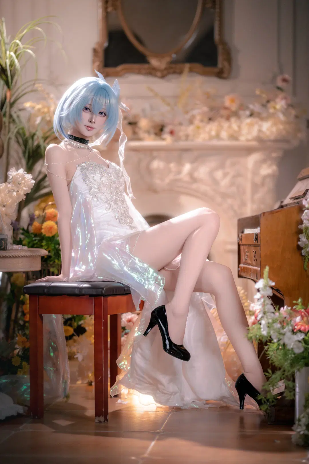 Wuthering Waves, Anime-style photography, The Shorekeeper cosplay, Formal dress cosplay, Iridescent gown
