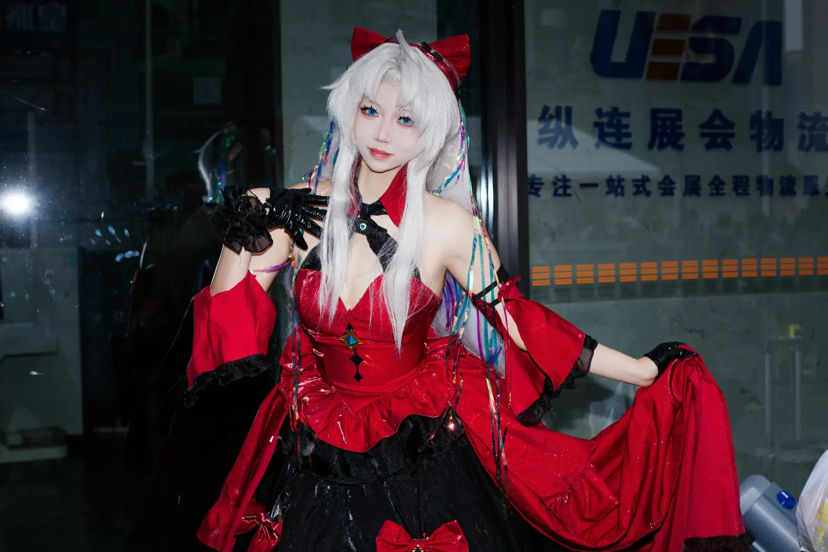 鸣潮, 二次元cosplay, 夜景人像, 珂莱塔cos, 红黑礼服