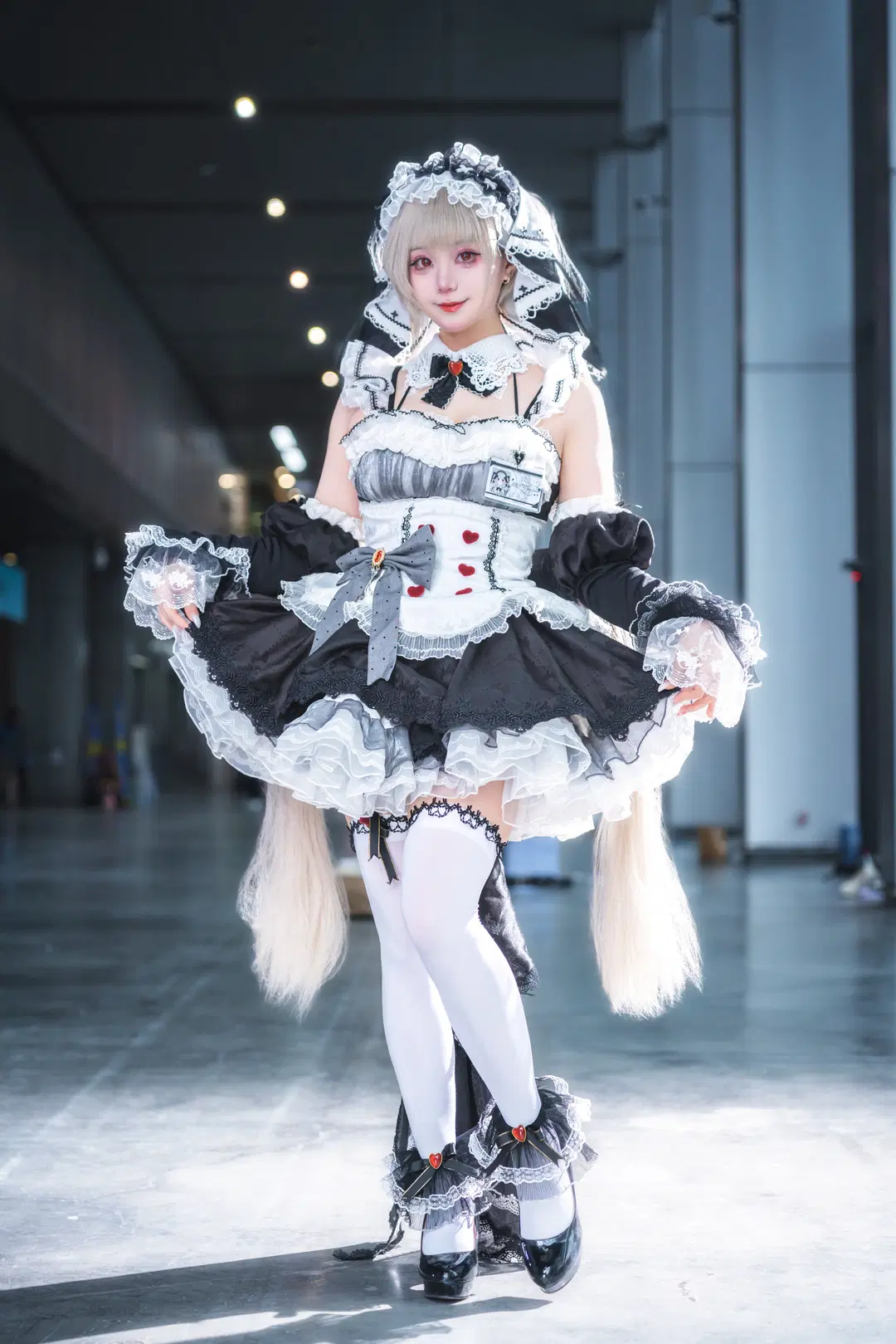 Azur Lane, Maid outfit, Convention photos, White stockings, Formidable cosplay