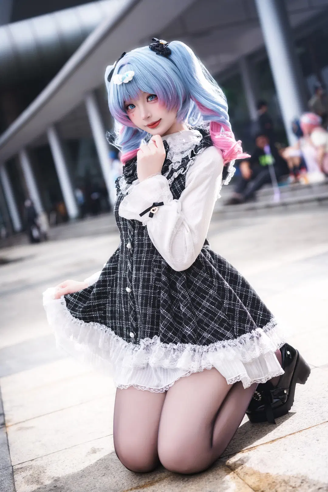 This Rabbit Hole Lace Outfit Paired with Black Tights Is Pure Perfection by -长生剑 - Image 5