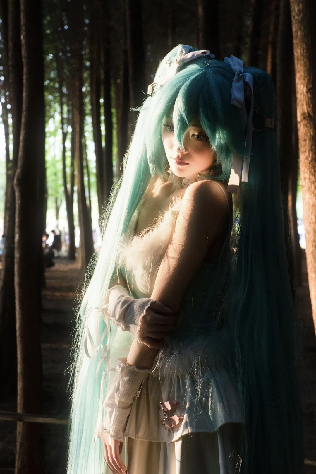 cosplay, 初音未来, 初音未来cos, 白丝, 森林逆光