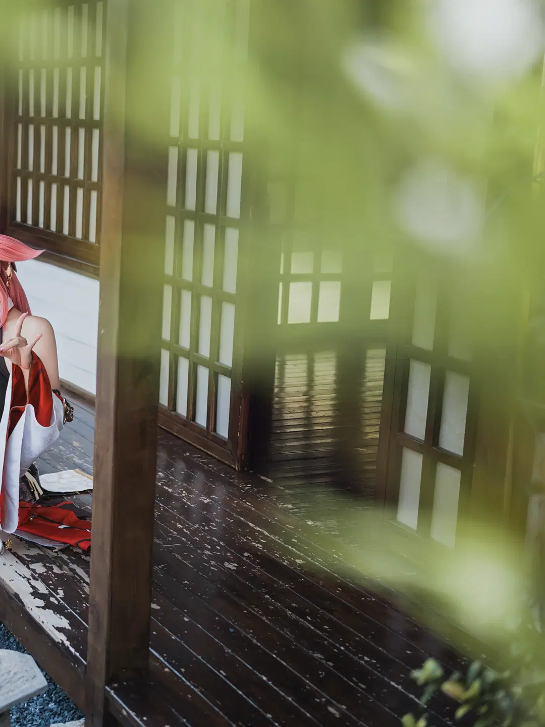 【八重神子 コスプレ】鳴神大社の宮司、和風庭園に揺れる狐影 - 真皮恶霸 - 3枚目
