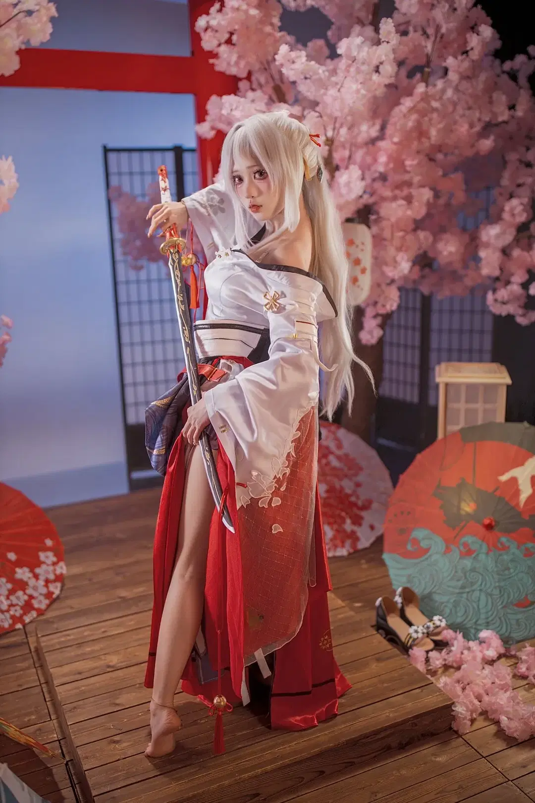 【绯雪 コスプレ】『鳴潮』の巫女・緋雪「灼桜花散」和風写真 - 小白不小新_（常驻深圳开单中） - 3枚目
