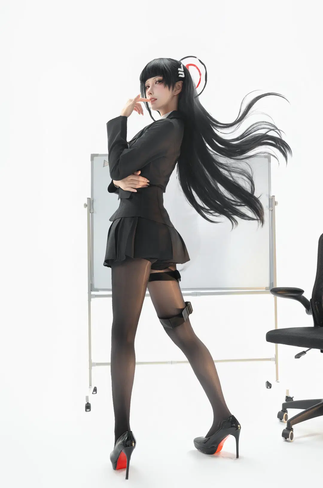 [Tsukatsuki Rio cosplay] Blue Archive Black tights outfit with OL suit: Student Council President commands the room by 小白不小新📸（常驻深圳开单中） - Image 3