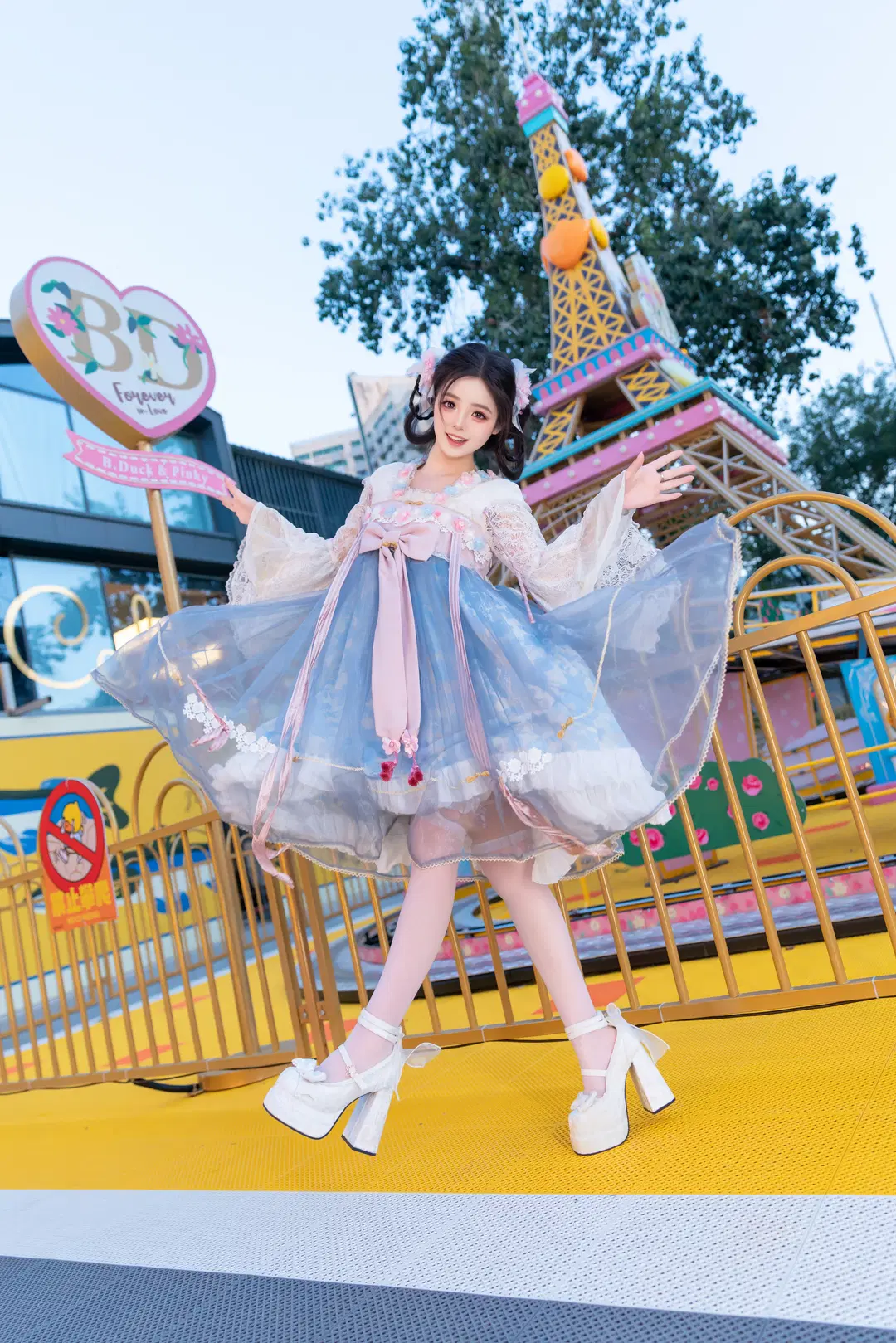 遊樂園裡的洛麗塔少女，旋轉跳躍的夢幻瞬間 - Jodi - 第4張