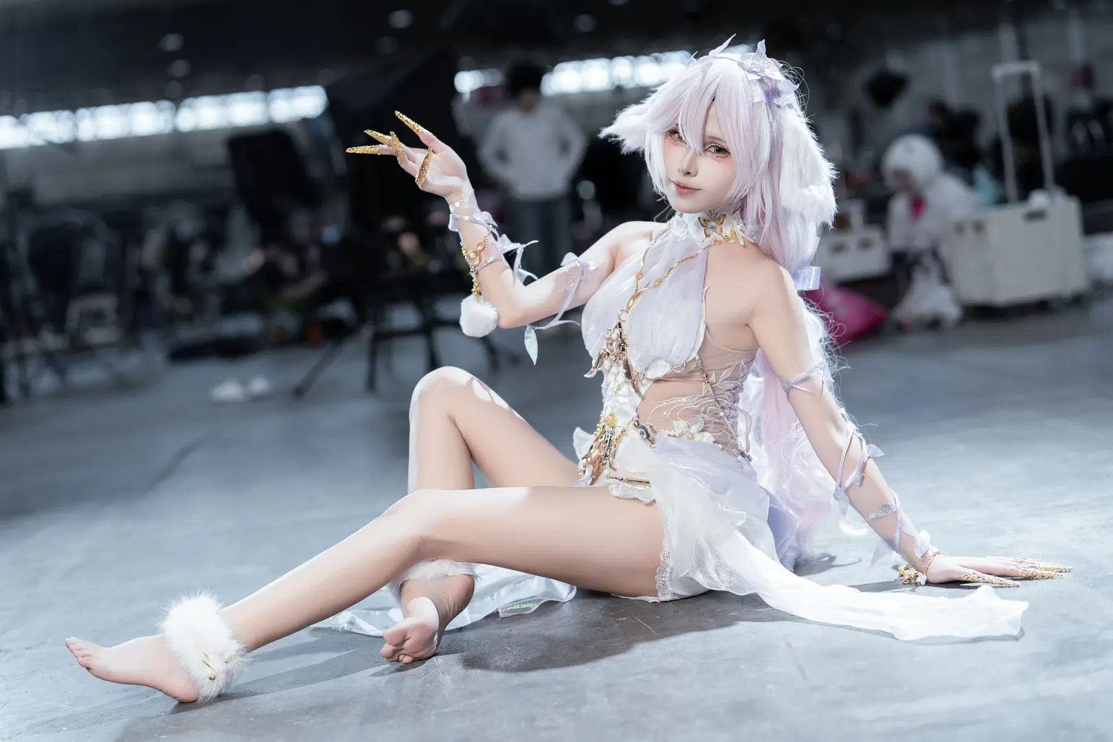 Yu Linglong cosplay | NARAKA: BLADEPOINT White Fox Ears Styling Convention Photos by L同学不好好努力 - Image 3
