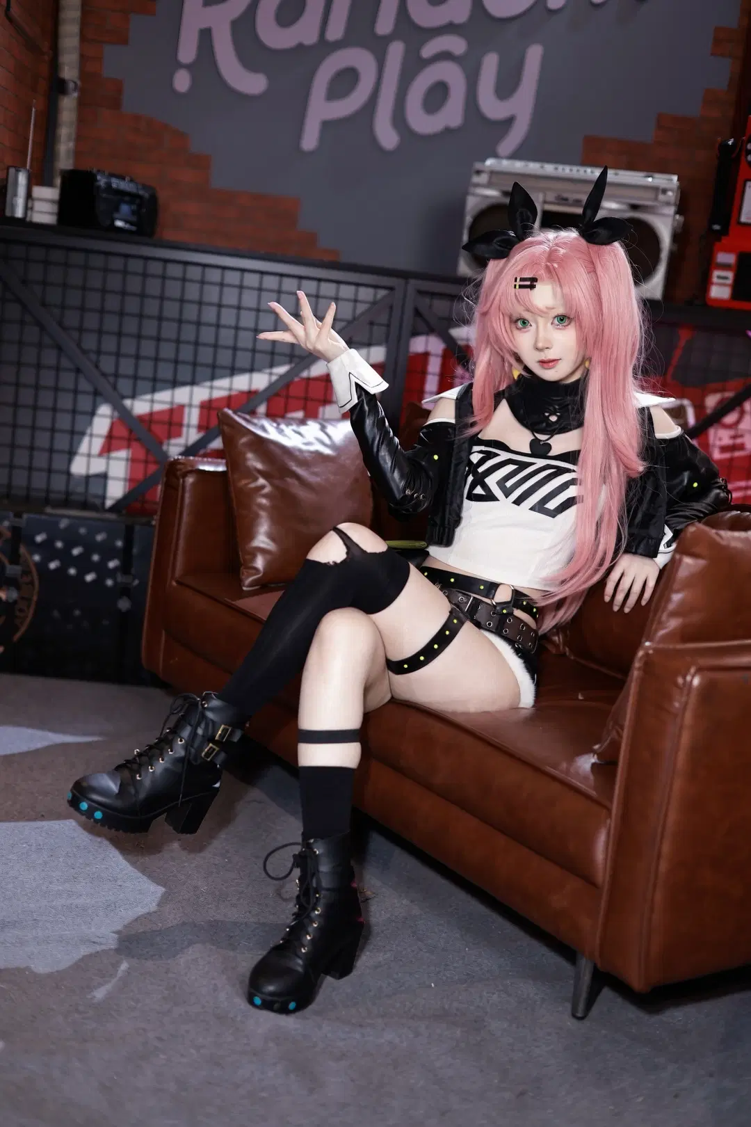 絕區零, cosplay正片, 粉色假髮, 妮可cos, 絲襪