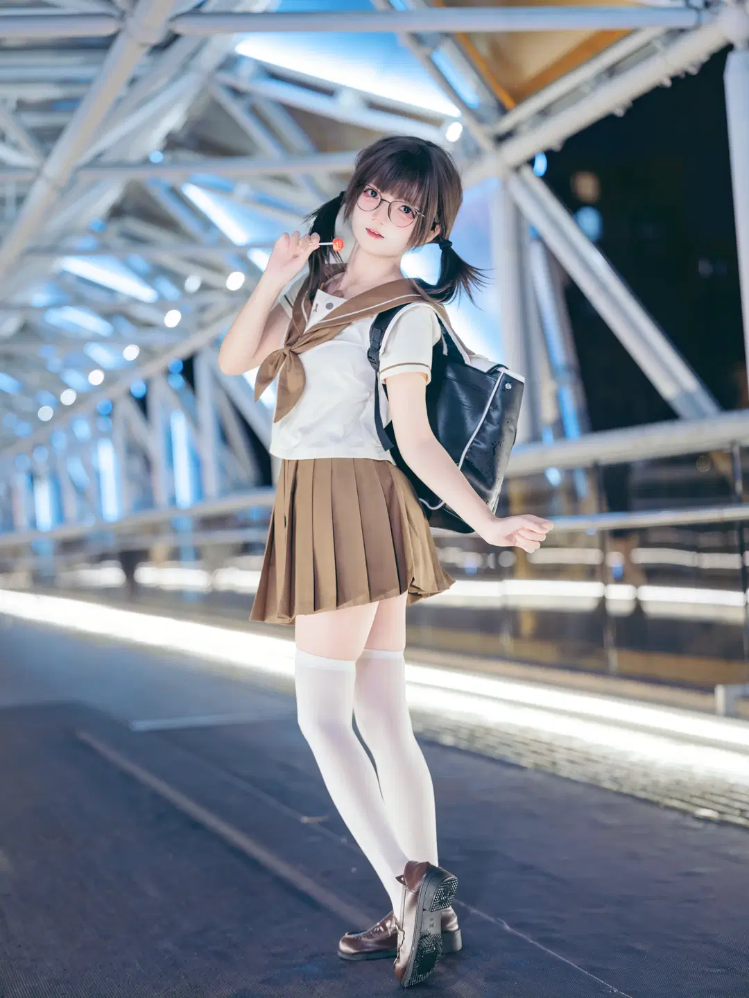 雨夜天桥的JK制服写真记录 - 蒋书剑（2_0） - 第4张