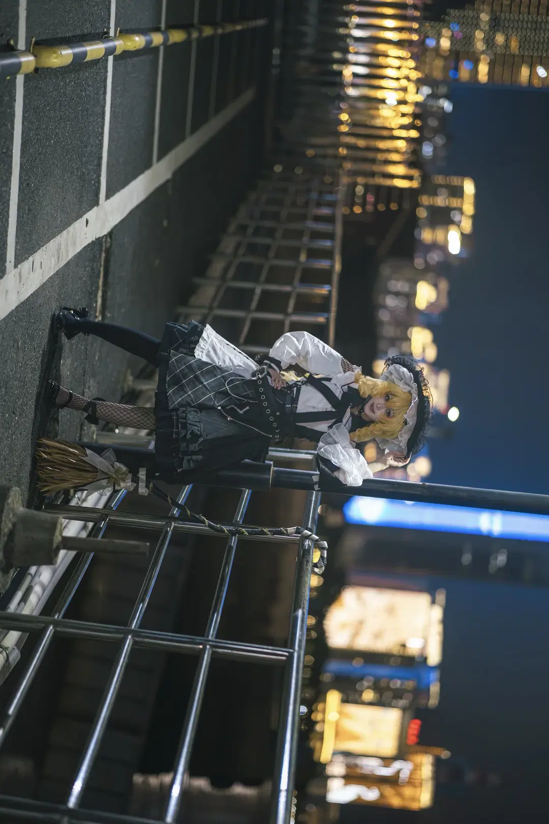 [Marisa cosplay] Touhou Project's Magician Under the Night Sky by 云间glow - Image 11