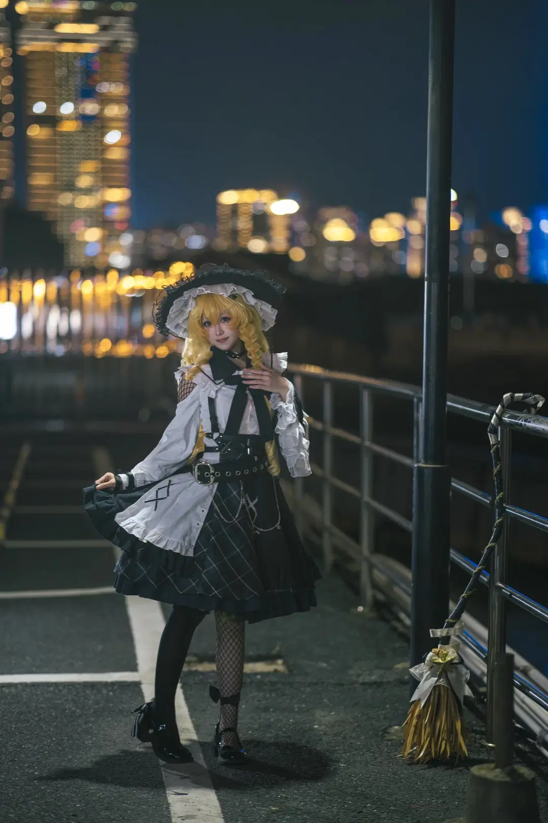 [Marisa cosplay] Touhou Project's Magician Under the Night Sky by 云间glow - Image 5