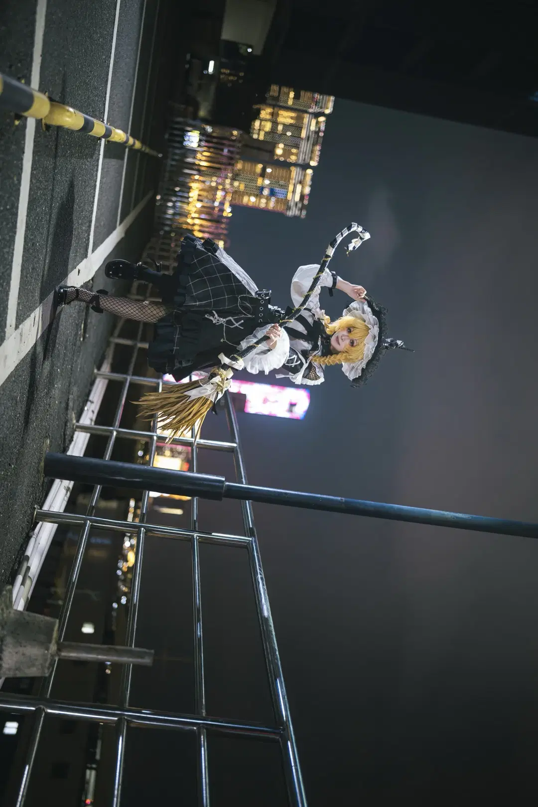 [Marisa cosplay] Touhou Project's Magician Under the Night Sky by 云间glow - Image 8