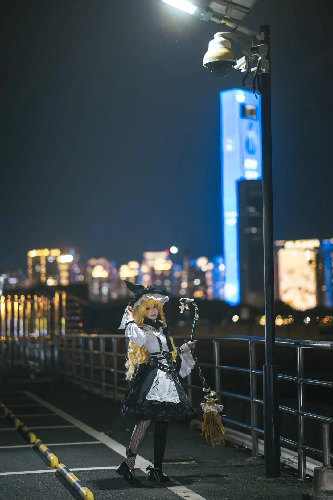 [Marisa cosplay] Touhou Project's Magician Under the Night Sky by 云间glow - Image 9