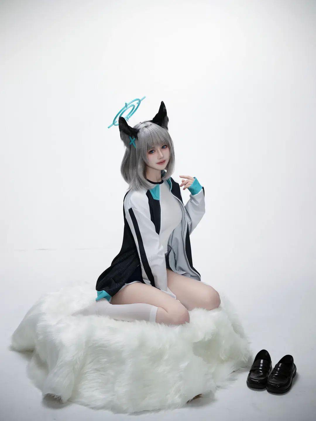 【砂狼白子cos】蔚蓝档案体操服白子的运动时刻 - 下水道老鼠 - 第2张