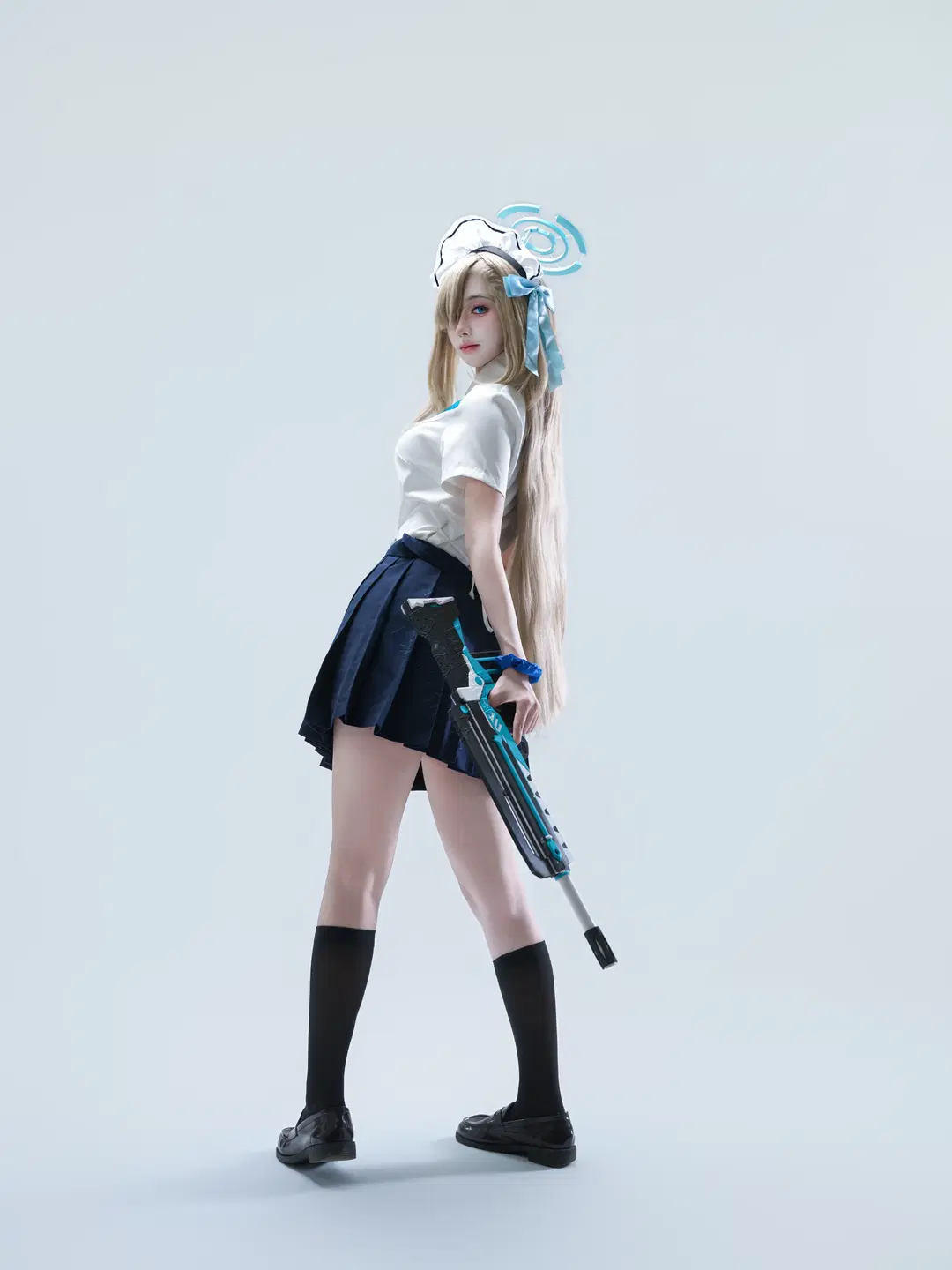 【一之濑明日奈cos】白棚光影下的JK制服与科幻武器碰撞