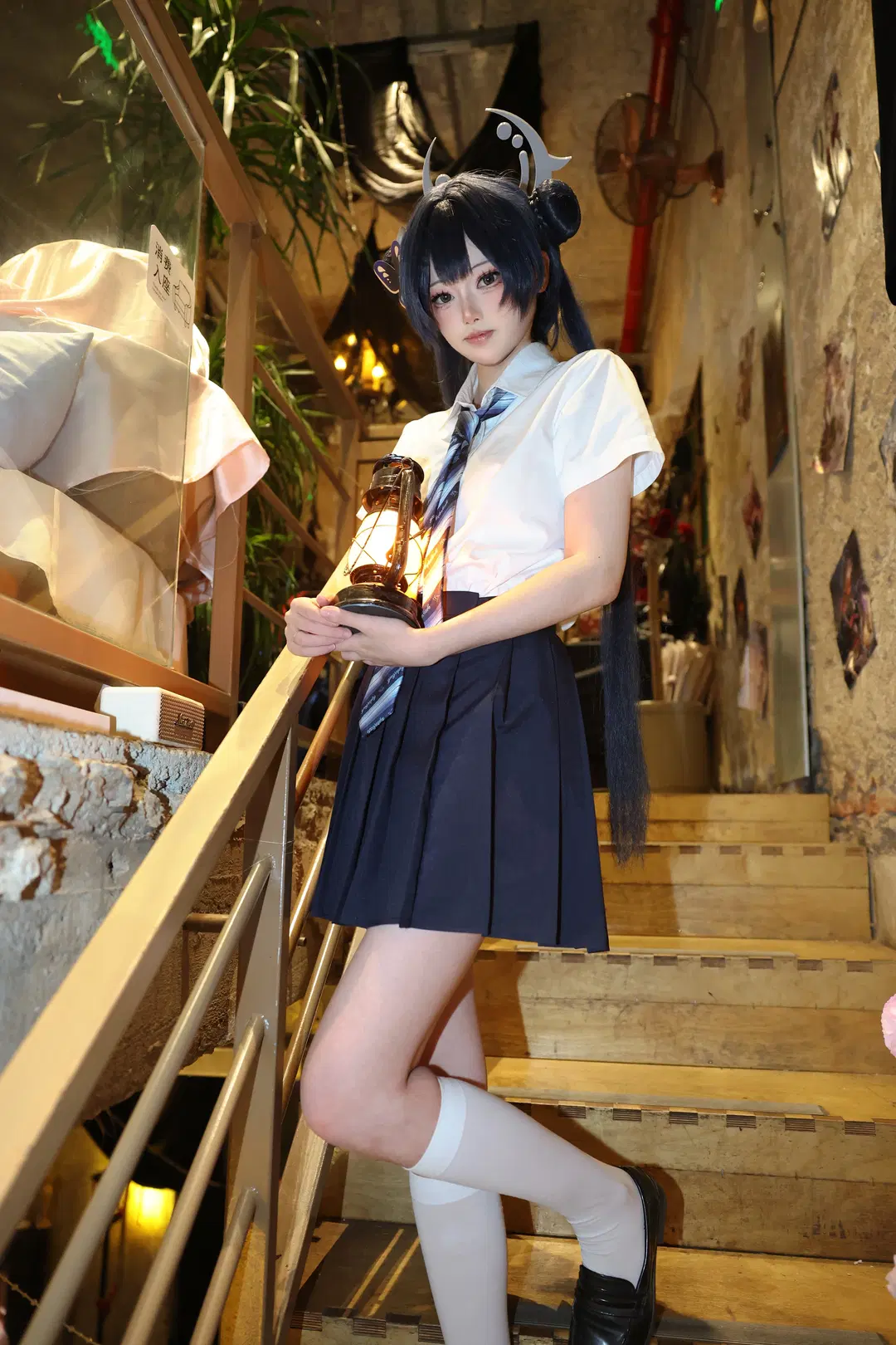 蔚蓝档案, 妃咲cos, JK制服, 复古风摄影, 白丝过膝袜