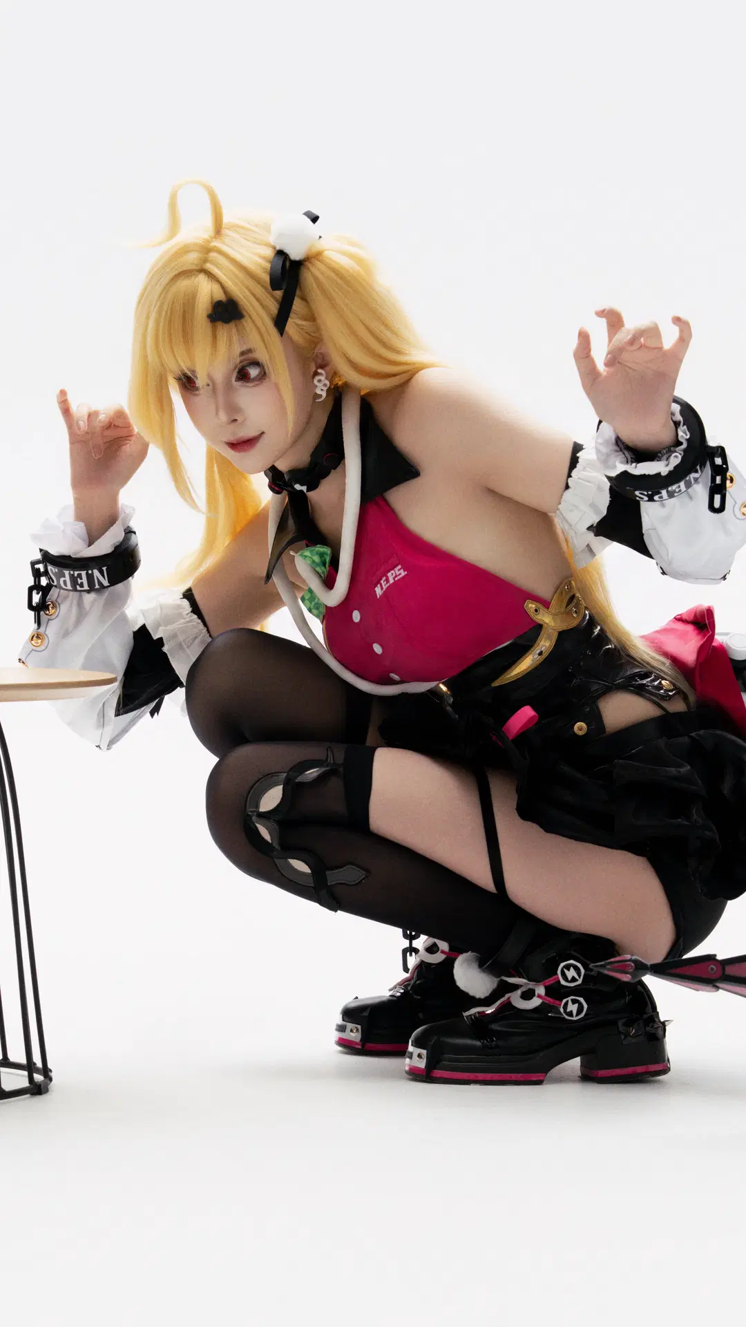 【Cissia Cosplay】A Refreshing Touch of Red and Black in Zenless Zone Zero by 看！好吃的！ - Image 6
