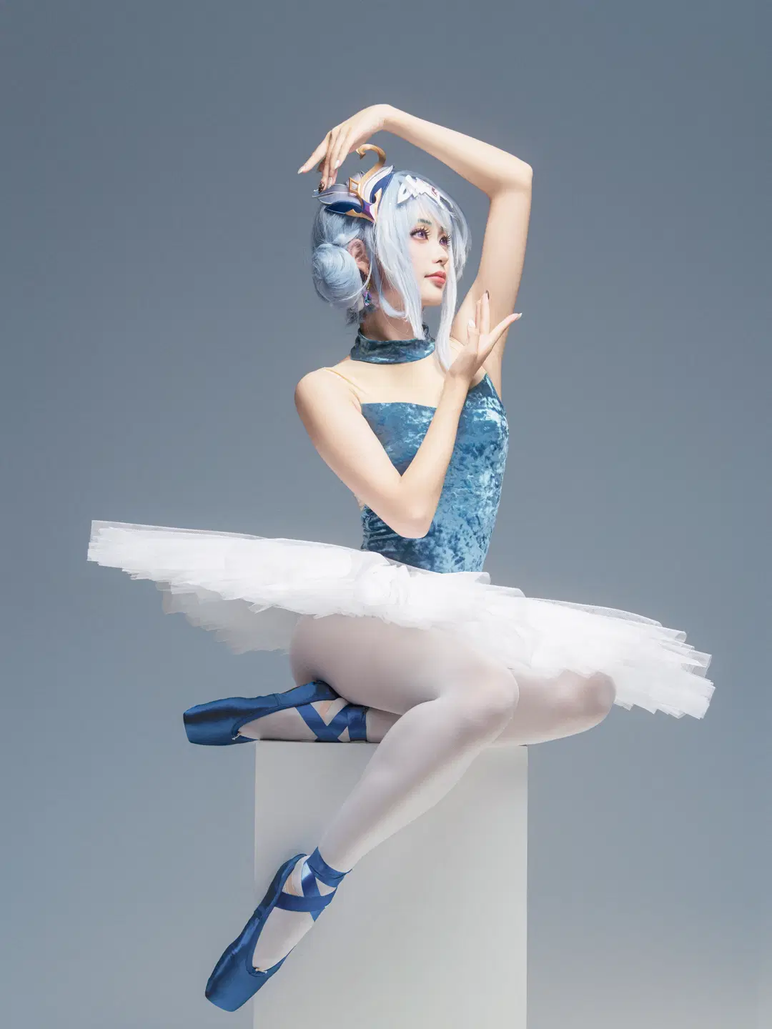 Genshin Impact, White stockings, Ballet, Odette cosplay, Snezhnaya