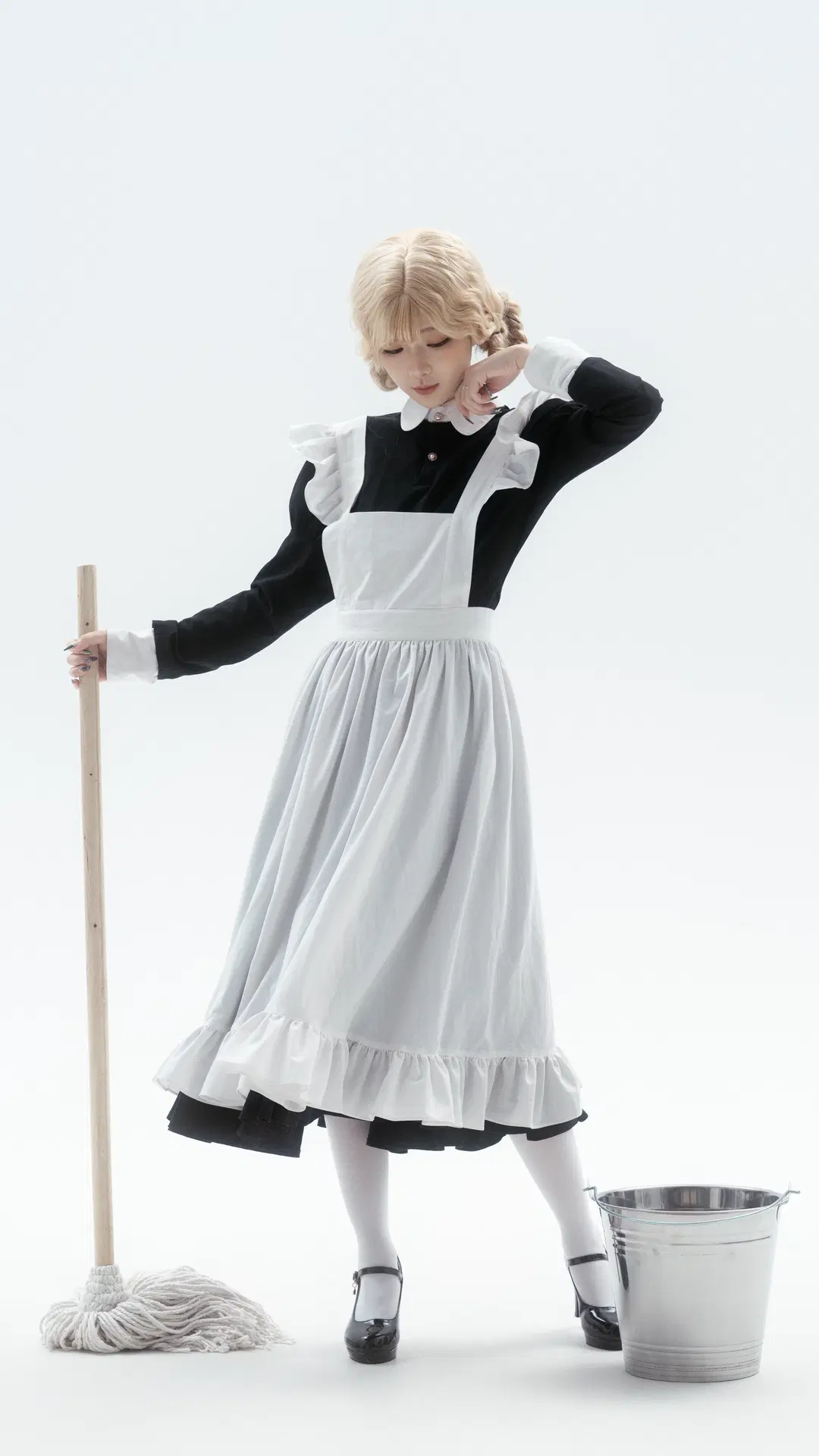 Combat Maid Studio Portrait: The Ultimate Contrast Between Black Water and White Walls by 看！好吃的！ - Image 3