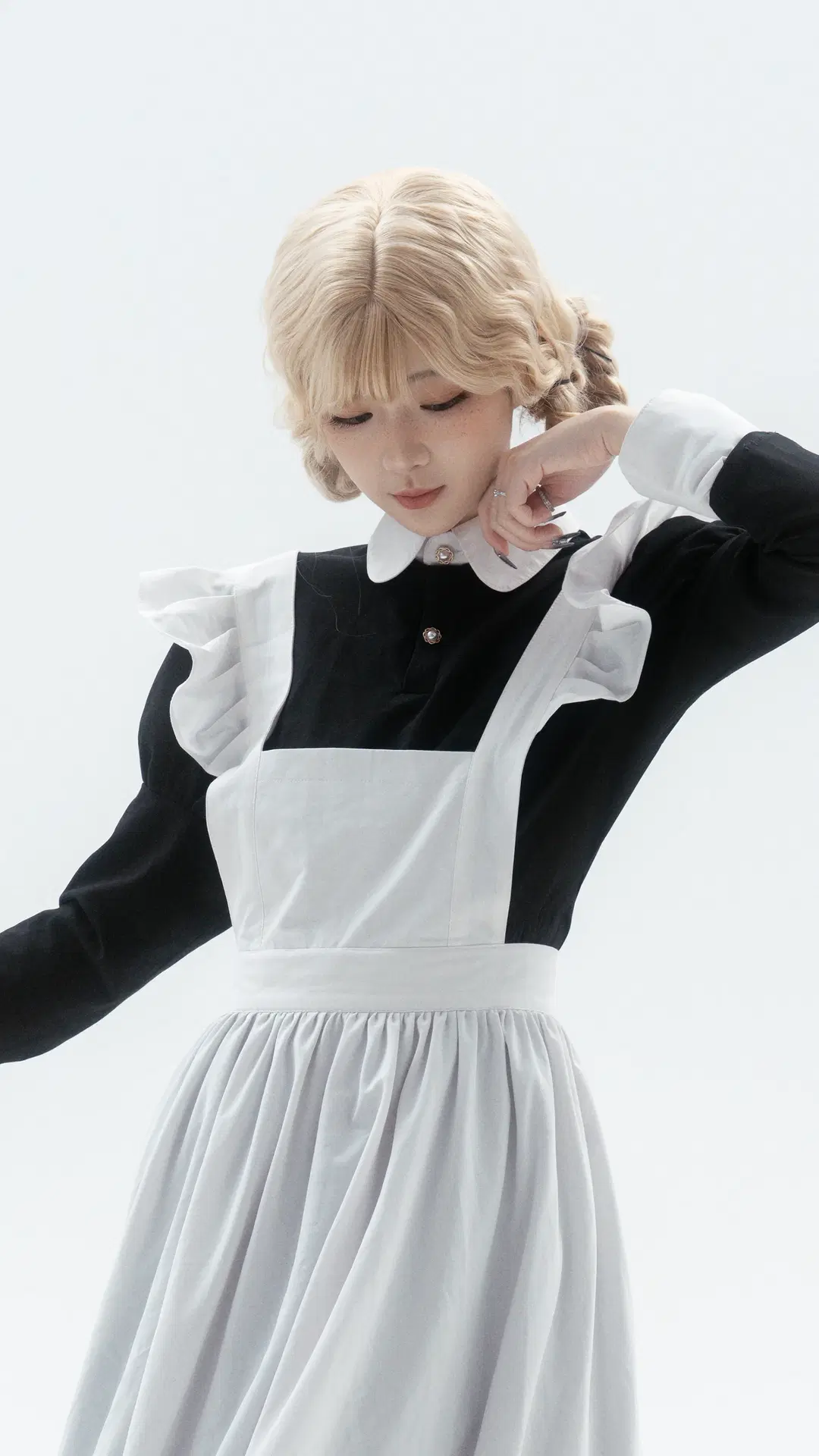 Combat Maid Studio Portrait: The Ultimate Contrast Between Black Water and White Walls by 看！好吃的！ - Image 5