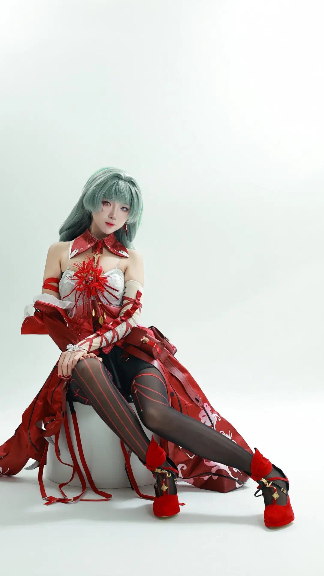 二次元cosplay, 弗洛洛cos, 黑丝, 棚拍人像, 红白黑配色