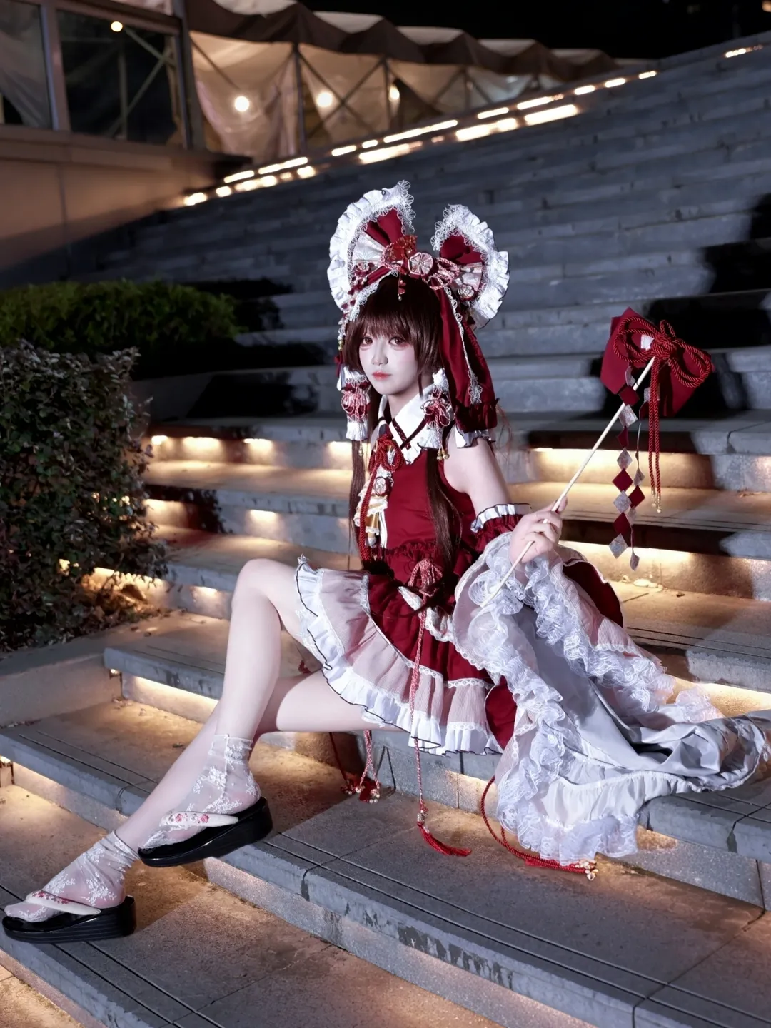 博丽灵梦cos, 东方project, 夜景人像, 蕾丝袜, 台阶摄影