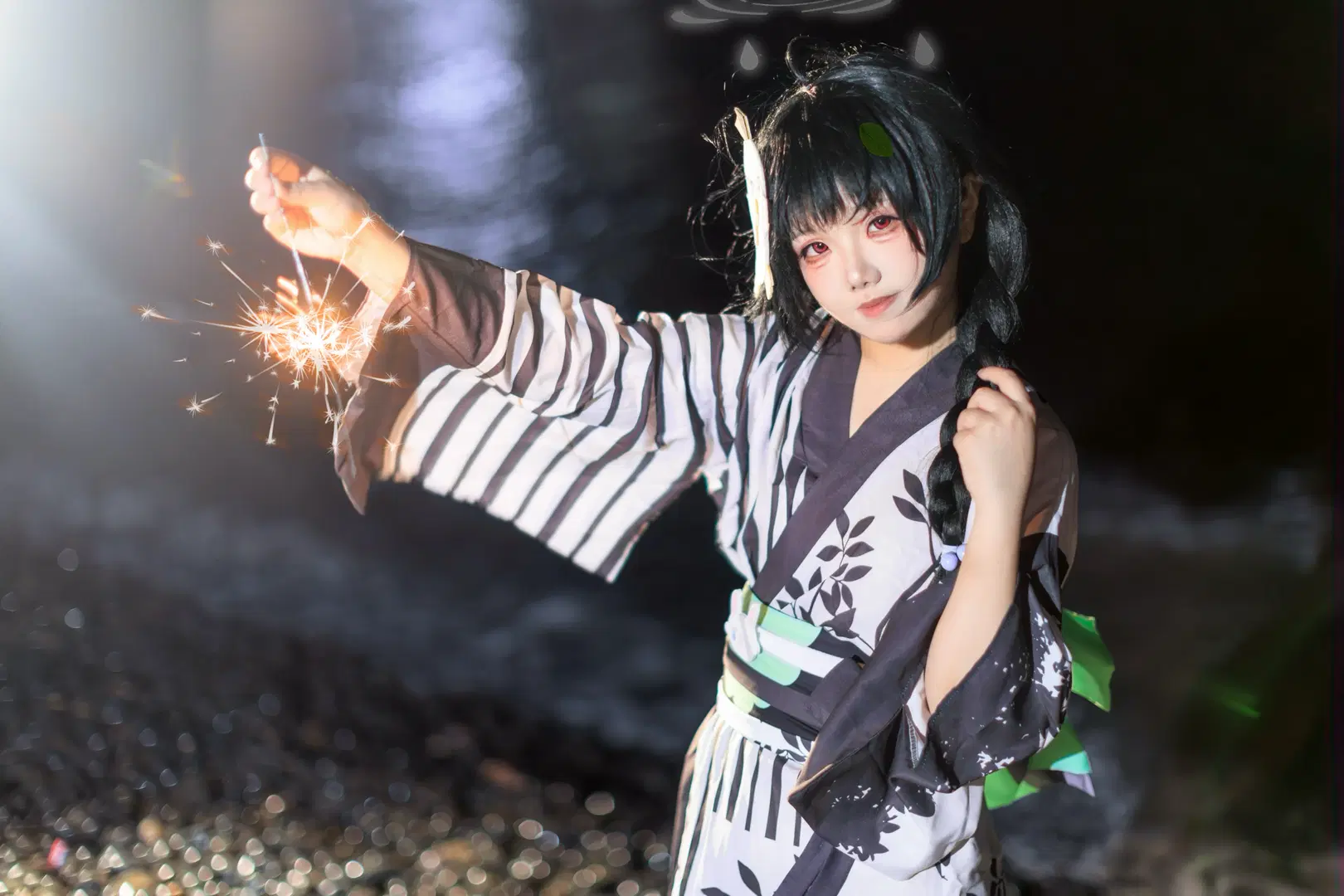【霞泽美游cos】深夜河滩的浴衣写真与仙女棒 - 在线只有5分钟 - 第4张