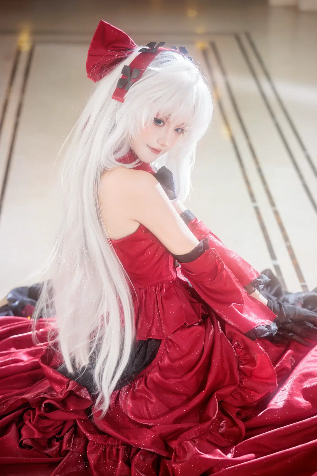 【カルロッタコスプレ】『鳴潮』深紅のドレスが紡ぐ光影の記録 - 在线只有5分钟 - 2枚目