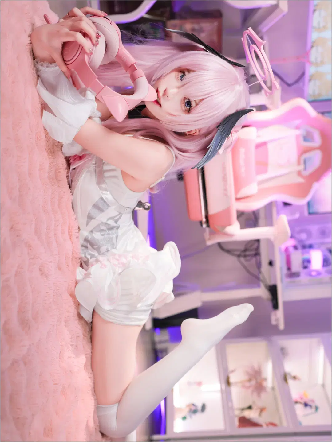 [Shimoe Koharu cosplay] Blue Archive Routine in a Pink Gaming Room by 猫活150 - Image 7