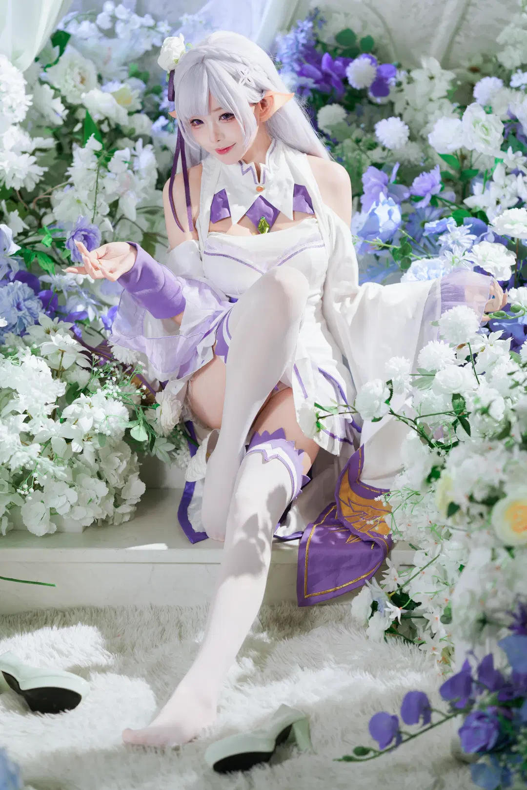 Emilia cosplay: Playing Re:Zero − Starting Life in Another World Before a White Grand Piano by 猫活150 - Image 4