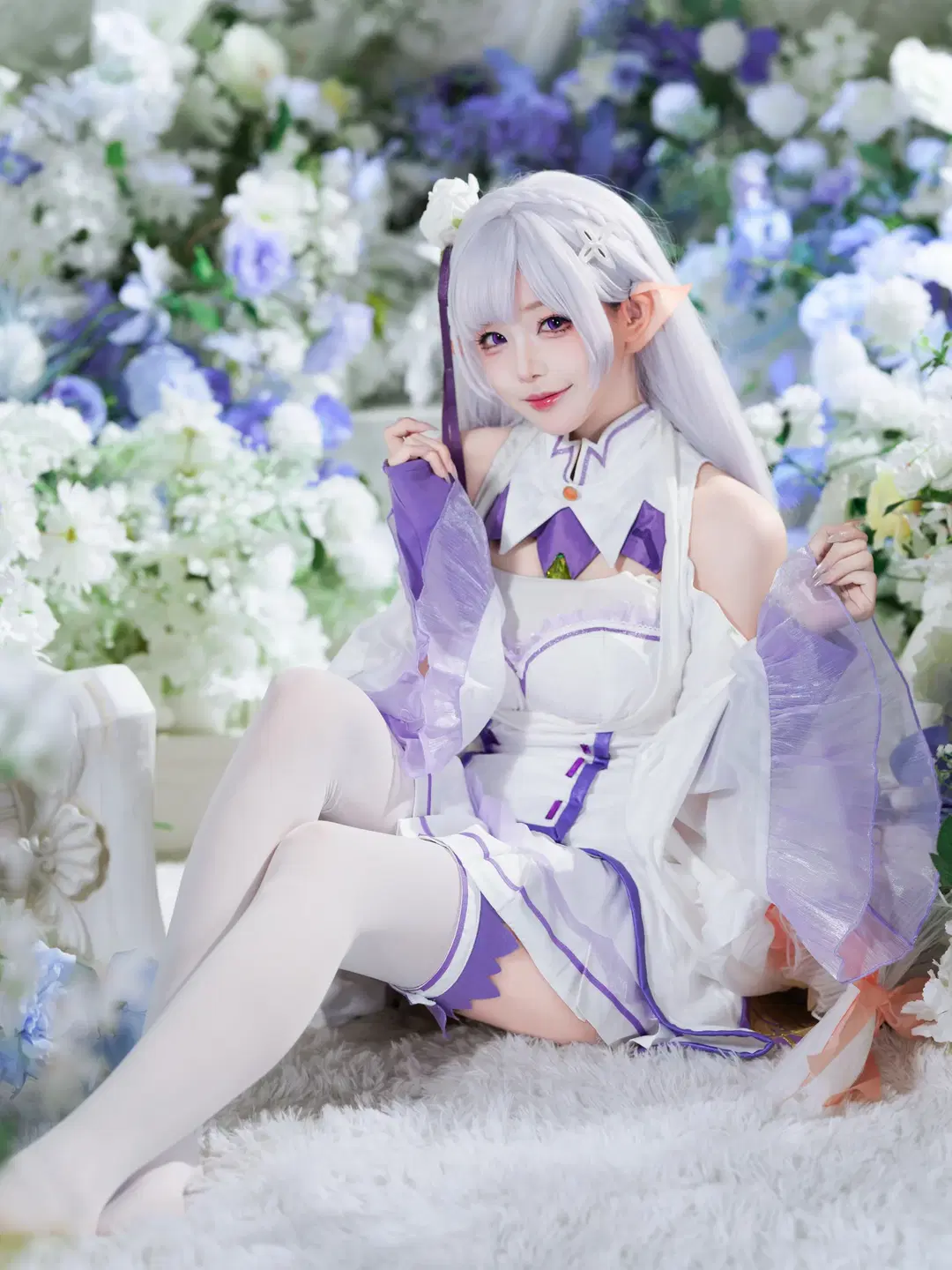 Emilia cosplay: Playing Re:Zero − Starting Life in Another World Before a White Grand Piano by 猫活150 - Image 5