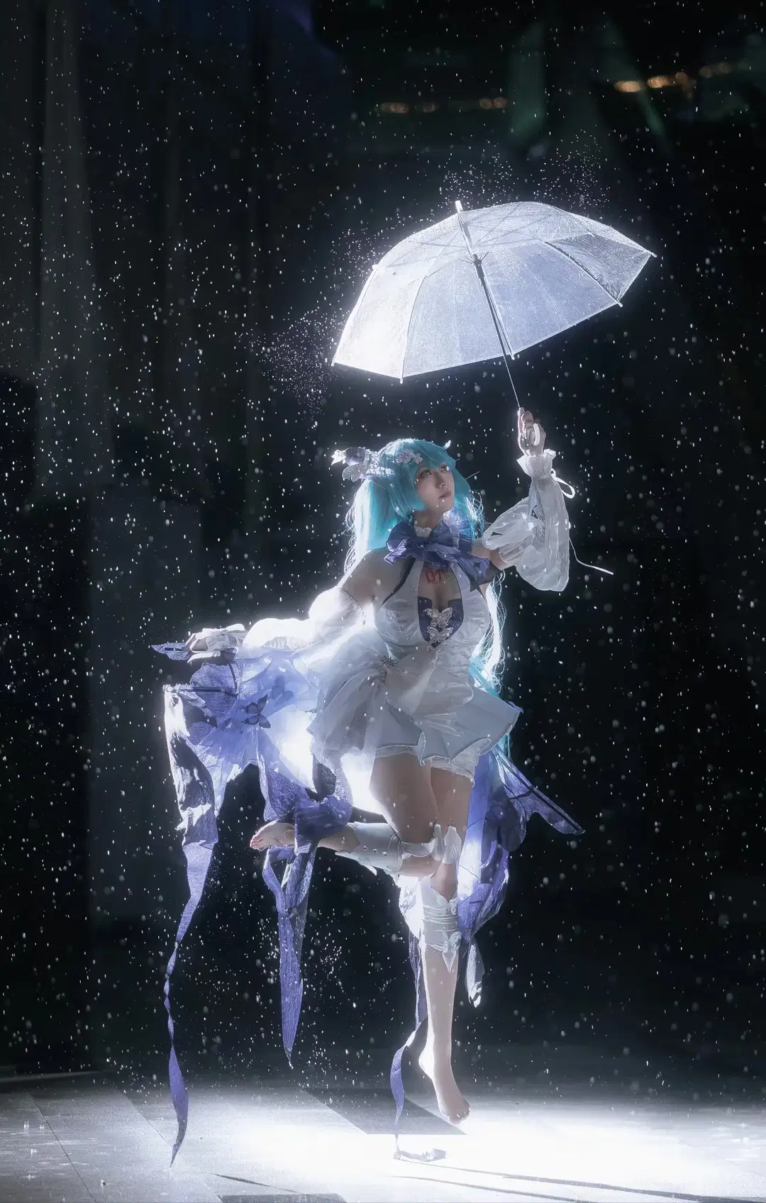 【初音未來cos】梅州漫展雨夜的初音未來予夢 - 鱼遇雨欲与雨语 - 第2張