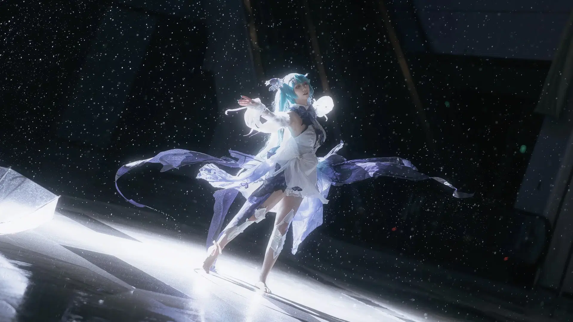 【初音未來cos】梅州漫展雨夜的初音未來予夢 - 鱼遇雨欲与雨语 - 第3張