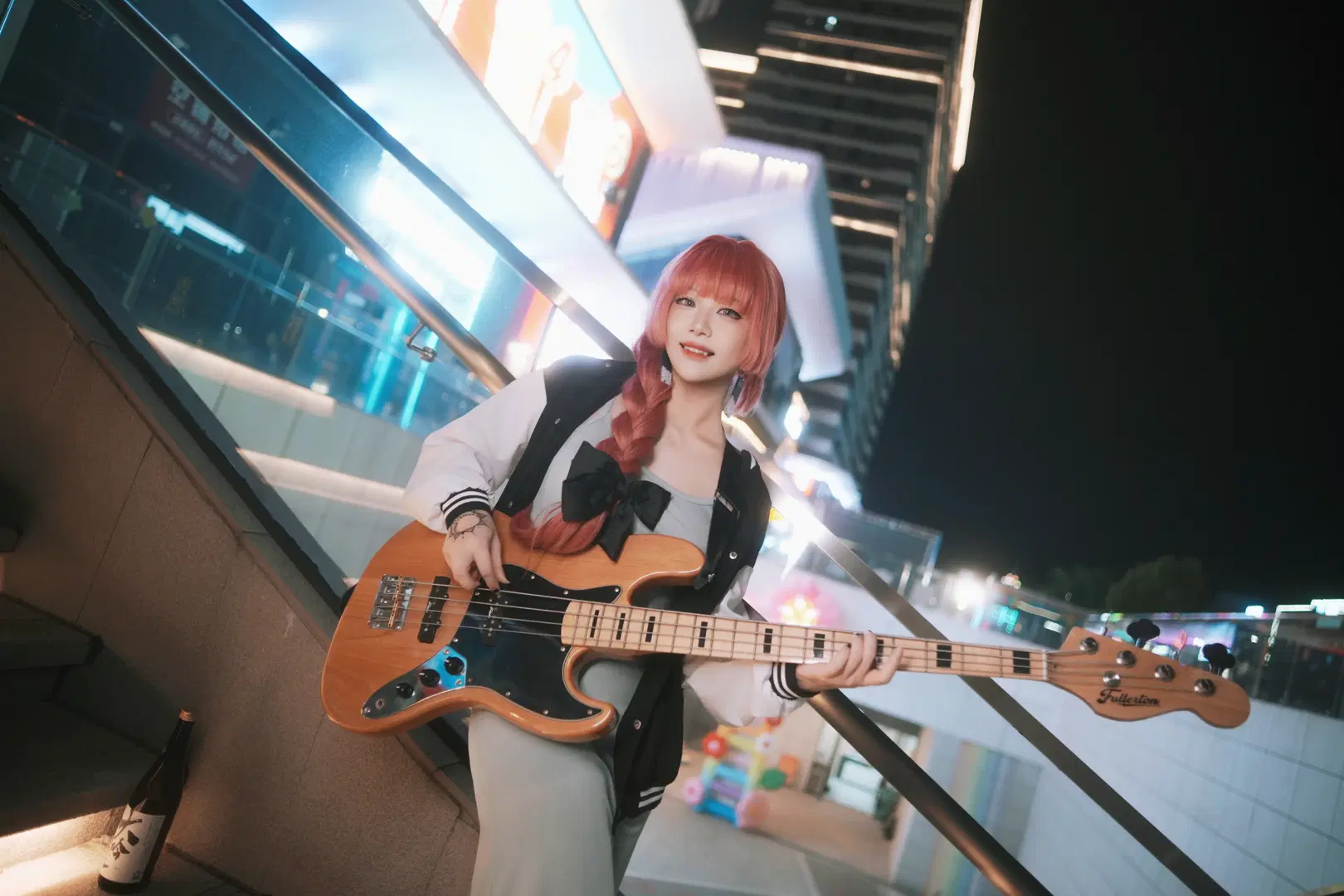 【广井菊里cos】梅州街头夜色下的电贝斯与酒 - 鱼遇雨欲与雨语 - 第10张