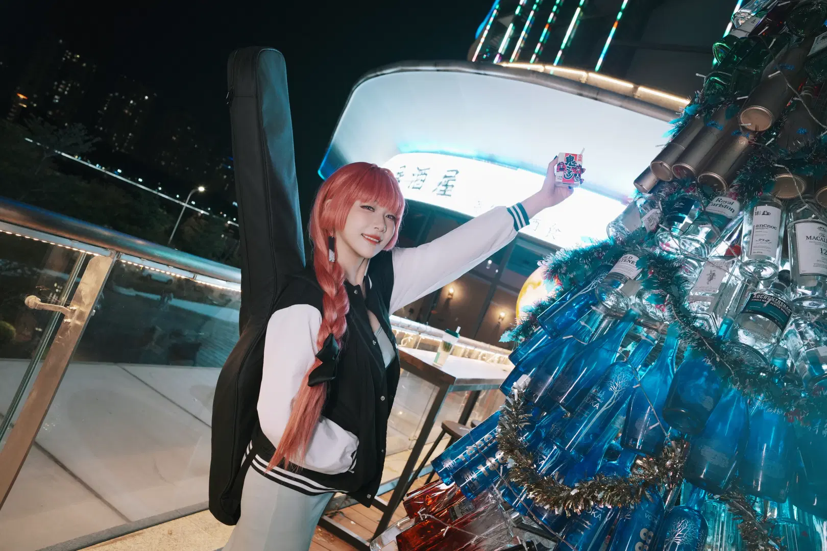 【广井菊里cos】梅州街头夜色下的电贝斯与酒 - 鱼遇雨欲与雨语 - 第7张